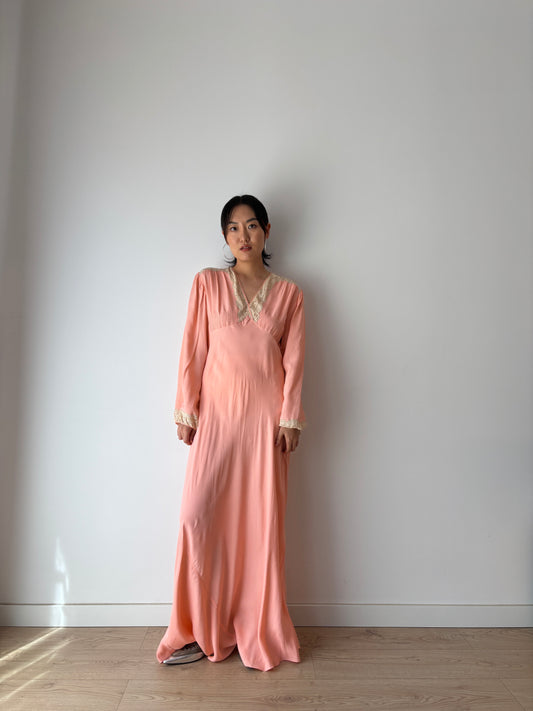 Antique 1930s peach pink bias cut liquid silk nightdress