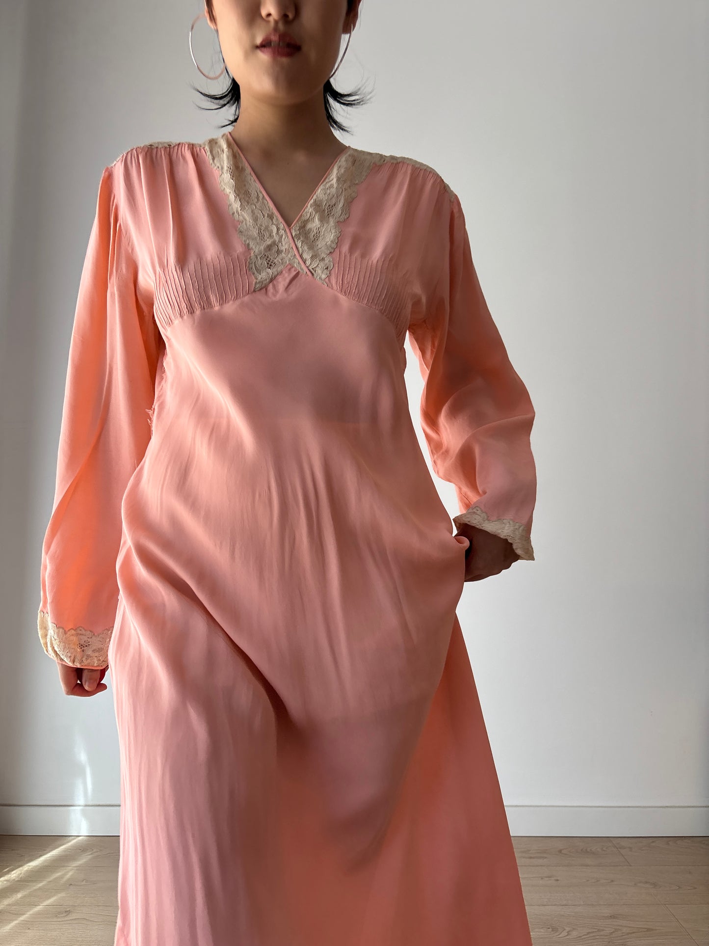Antique 1930s peach pink bias cut liquid silk nightdress