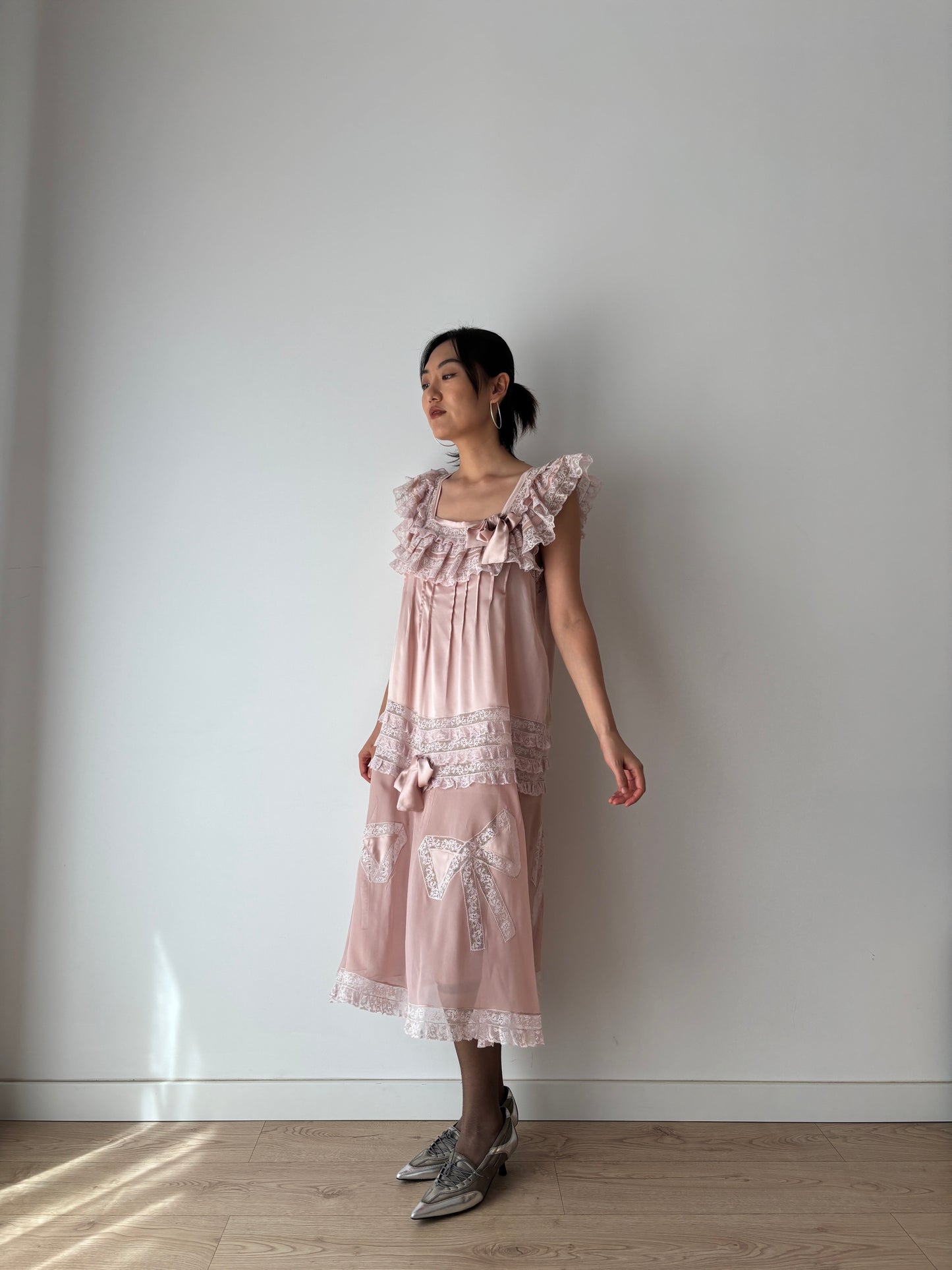 Vintage Purple Pure Silk Heavy Lace Bow Embroidery Lingerie Dress, French Lace Floral Antique Romantic Style Peignoir Made In Italy