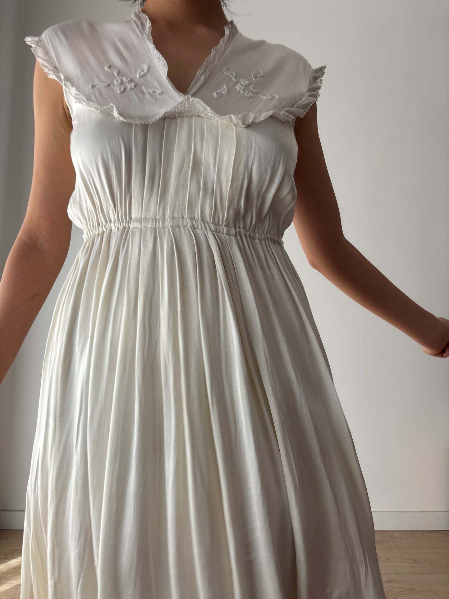1930s–1940s Vintage Bias Cut Wedding Dress