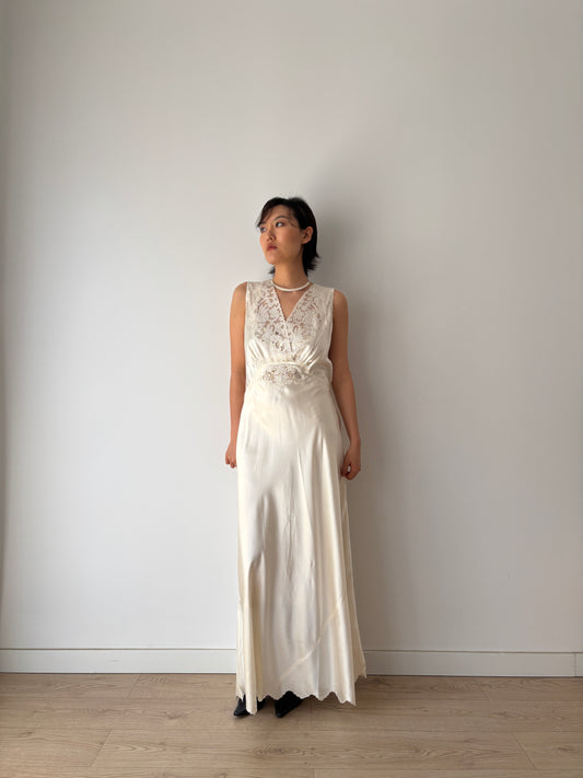 1930s Ivory Silk Satin Nightgown