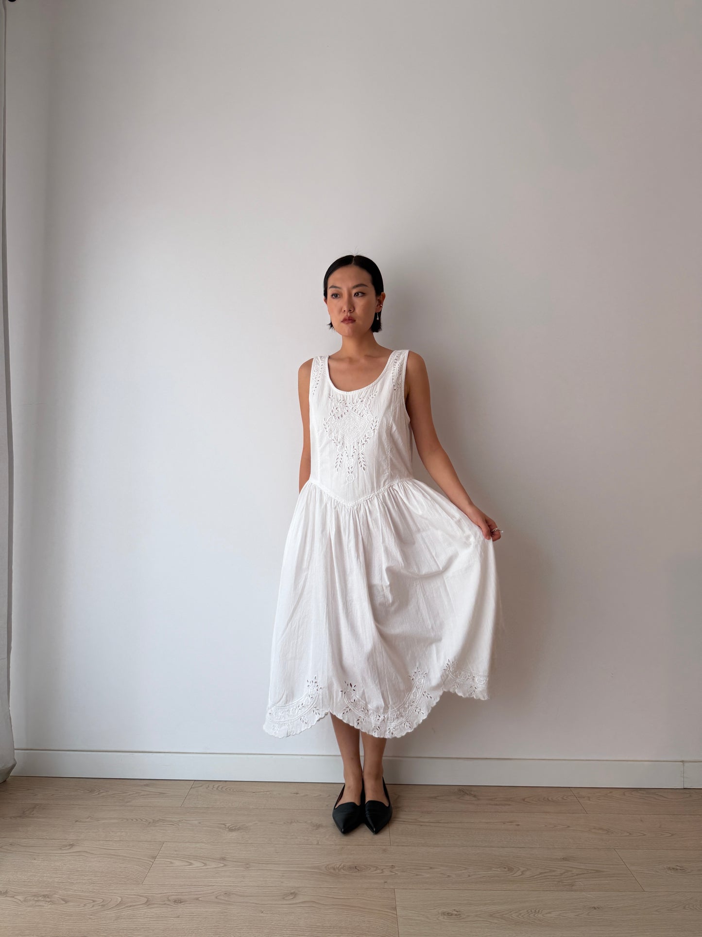 Vintage White Cotton Lace Embroidered Summer dress With Backless Bow
