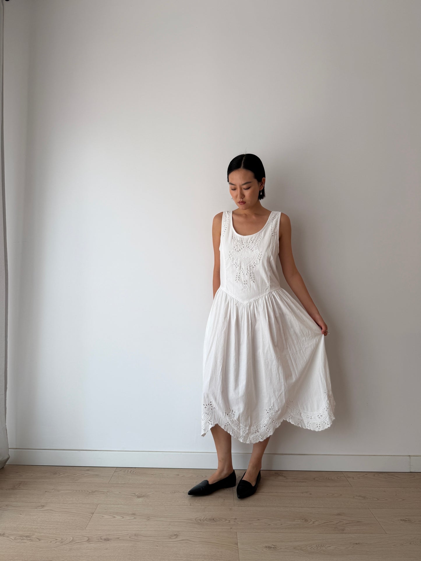Vintage White Cotton Lace Embroidered Summer dress With Backless Bow