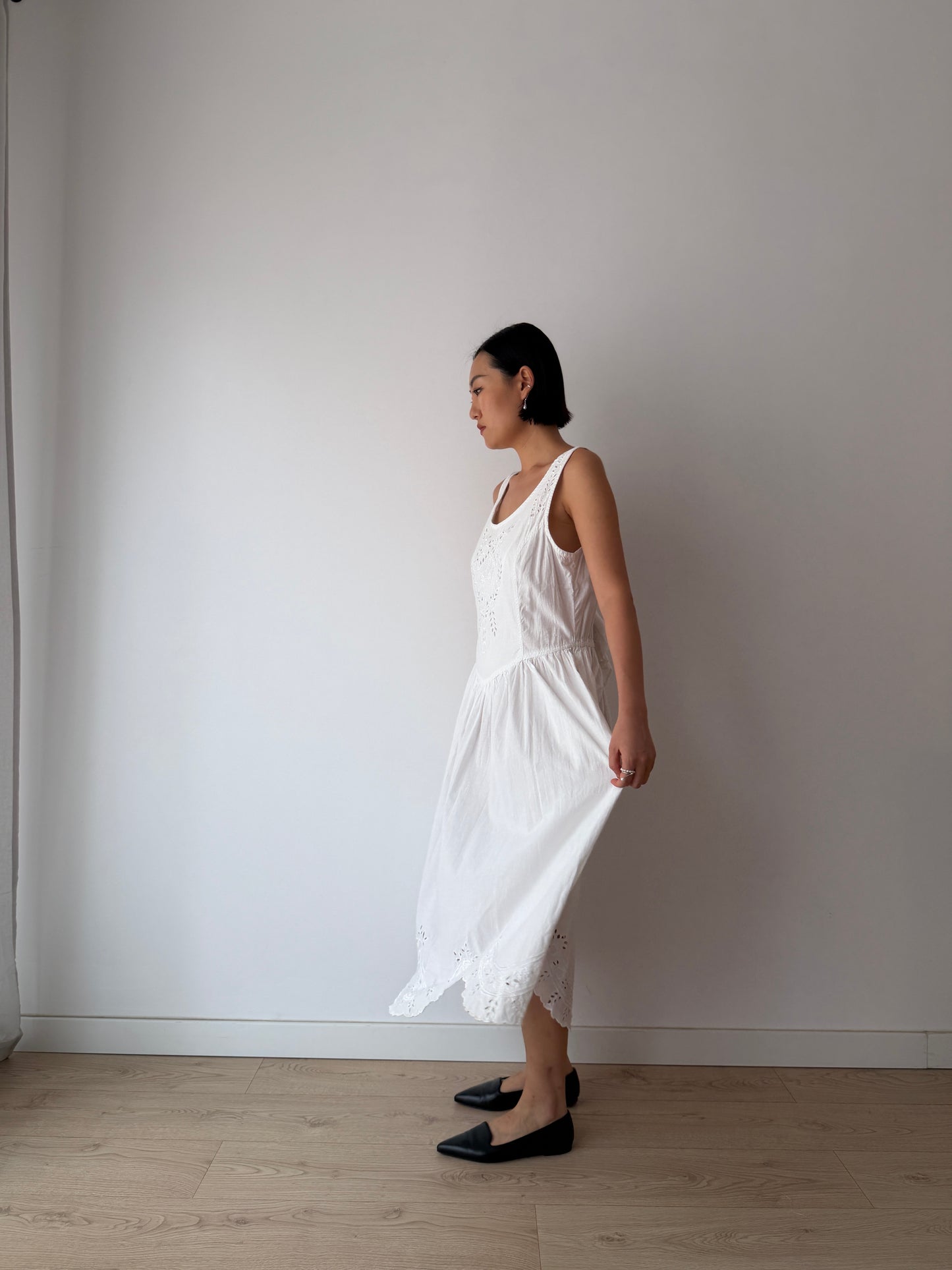 Vintage White Cotton Lace Embroidered Summer dress With Backless Bow