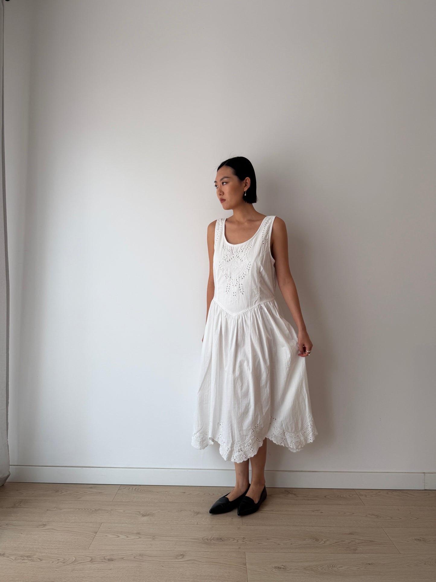 Vintage White Cotton Lace Embroidered Summer dress With Backless Bow