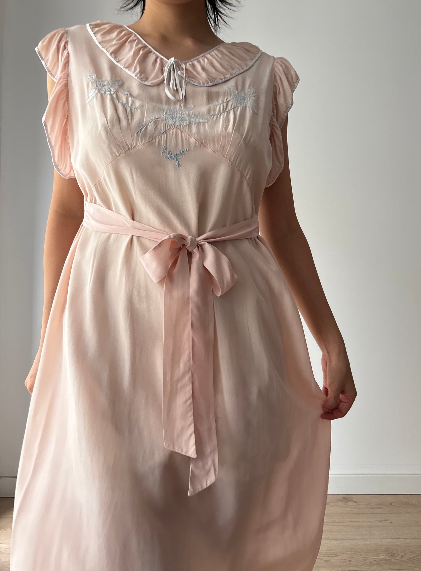 1940s Antique Ruffle Pastel Pink Pure Silk Crepe Flower Embroidered Nightgown