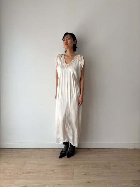 1930s Antique vintage Lace White Silk Satin Embroidered Nightgown, Romantic 30s Cottagecore Bridal Maxi Dress