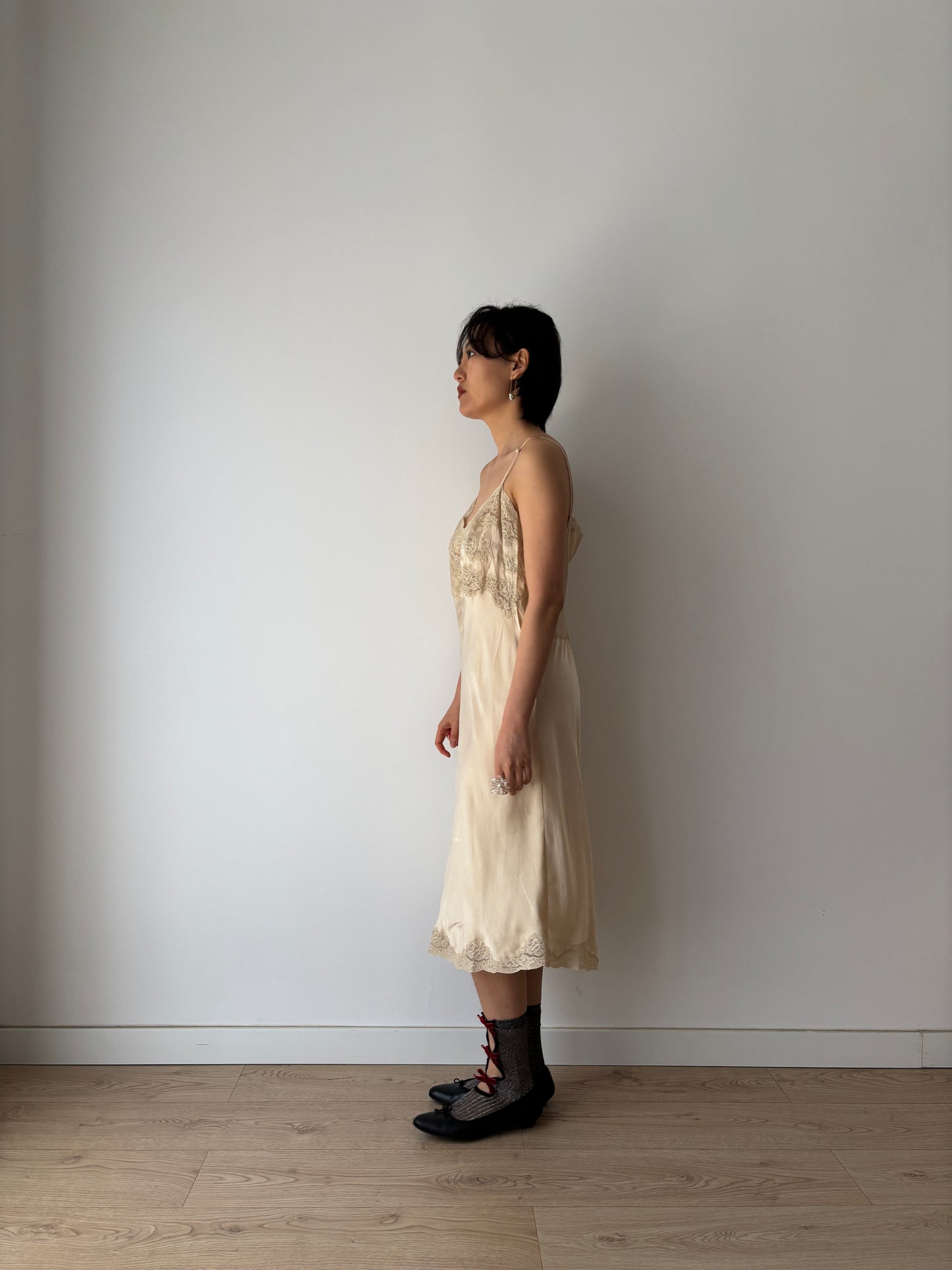 1930s heavy lace beige silk slip