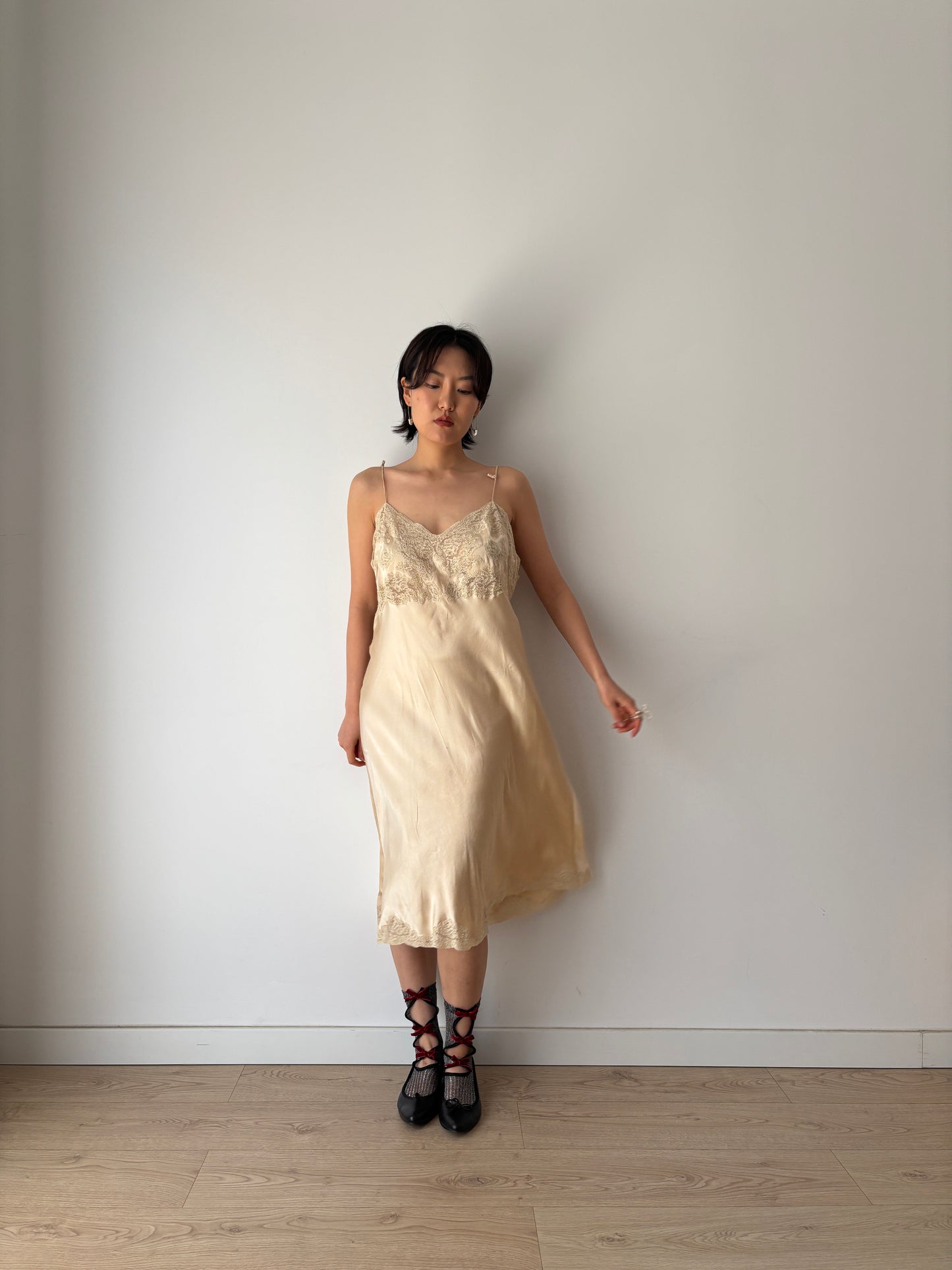 1930s heavy lace beige silk slip