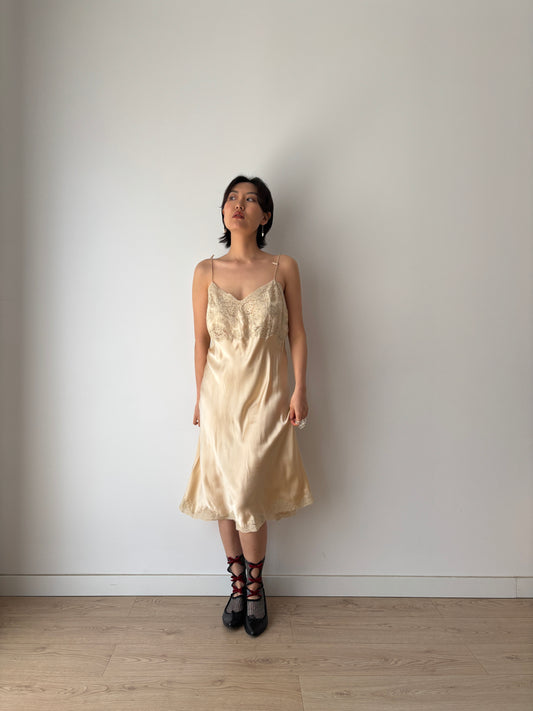 1930s heavy lace beige silk slip