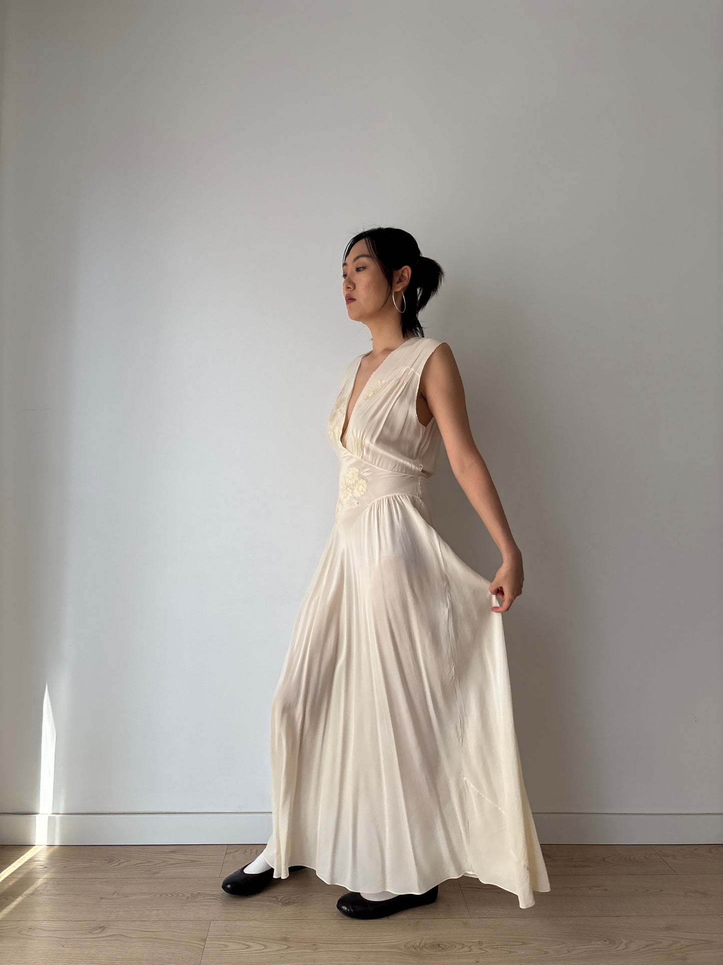 1930s Antique Bridal Lace Bias Cut Negligee Silk Floral Appliqué Dress