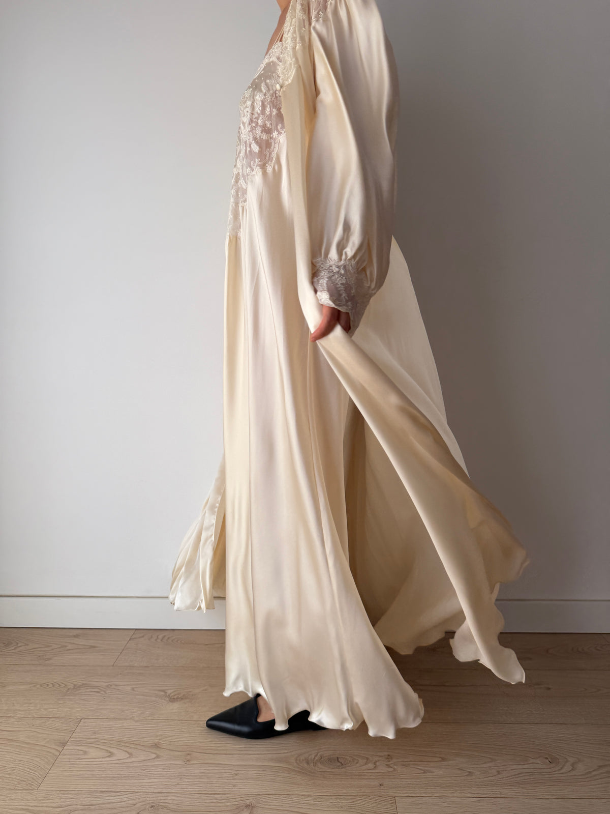 Rare Vintage Florentine Pure Silk Nightgown & Robe Set