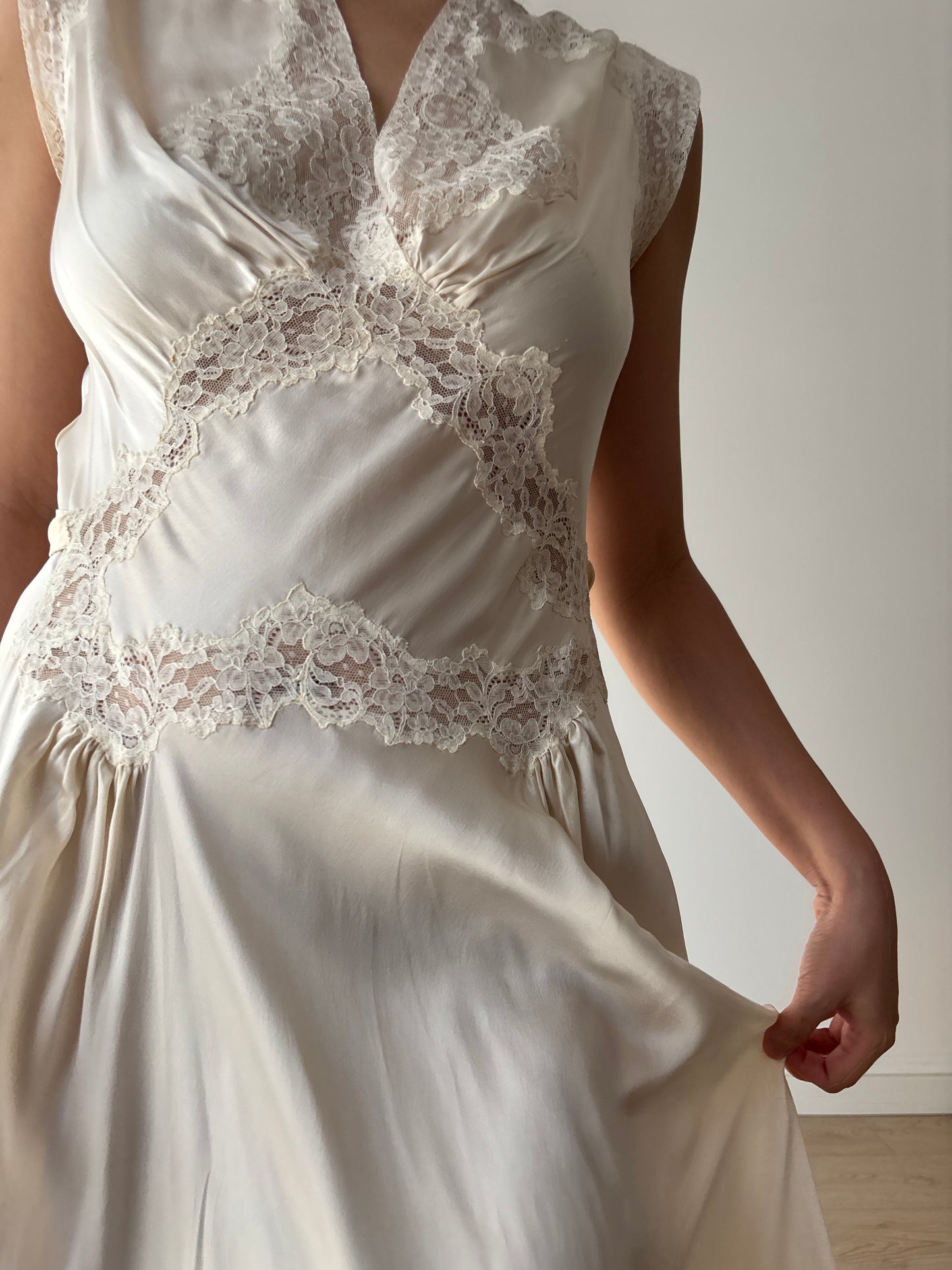 1930s Vintage Silk Bridal Nightgown, Lace Art Deco Bias Cut Maxi Slip Dress