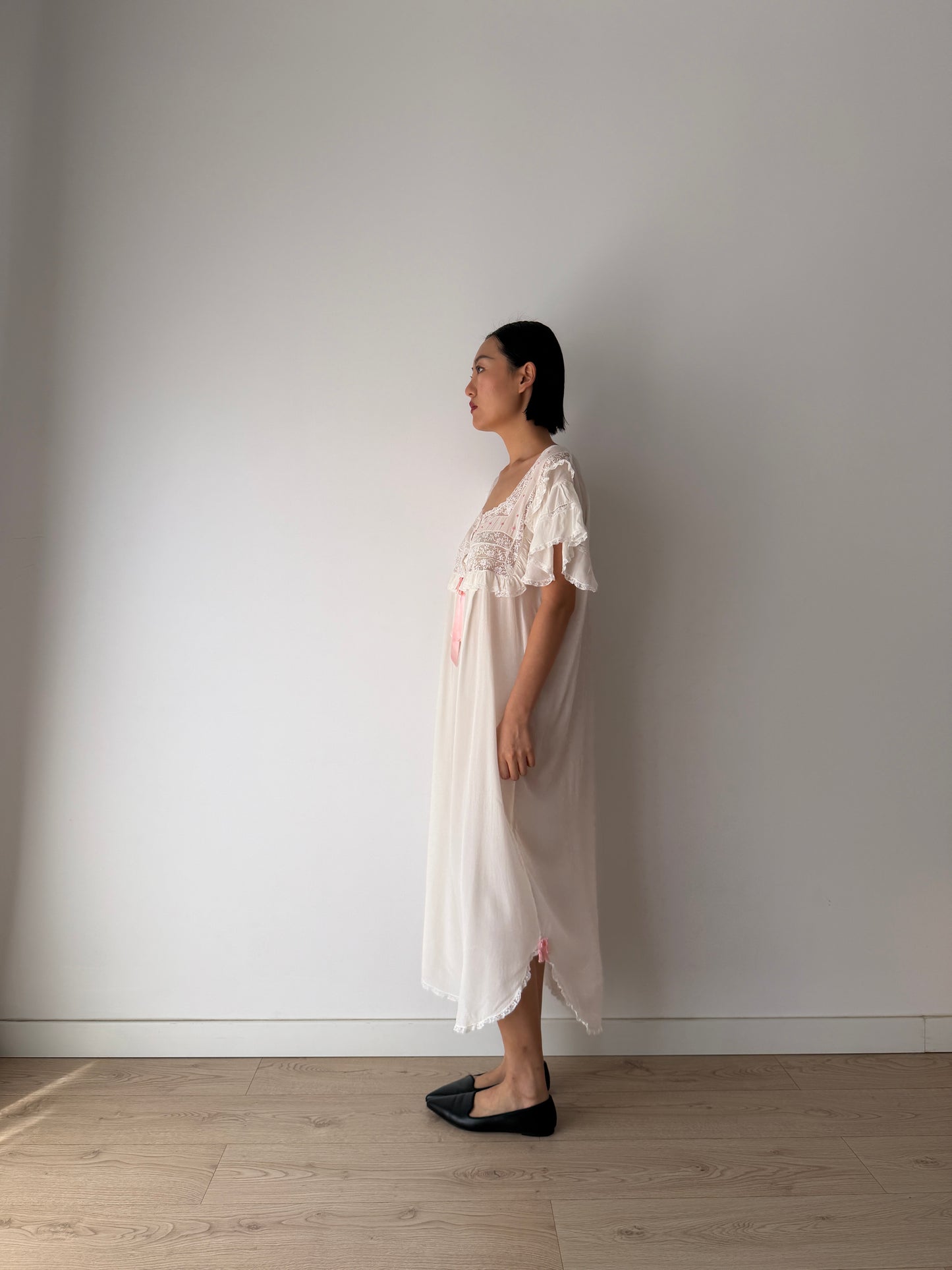 Vintage White Pure Silk Bow Ribbon Lace Lingerie Dress, French Floral Embroidered Romantic Peignoir Nightgown
