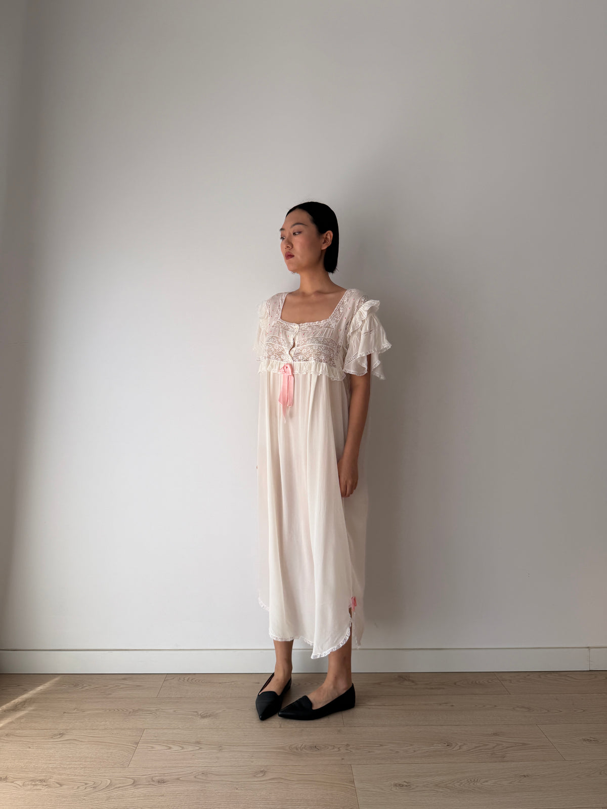 Vintage White Pure Silk Bow Ribbon Lace Lingerie Dress, French Floral Embroidered Romantic Peignoir Nightgown