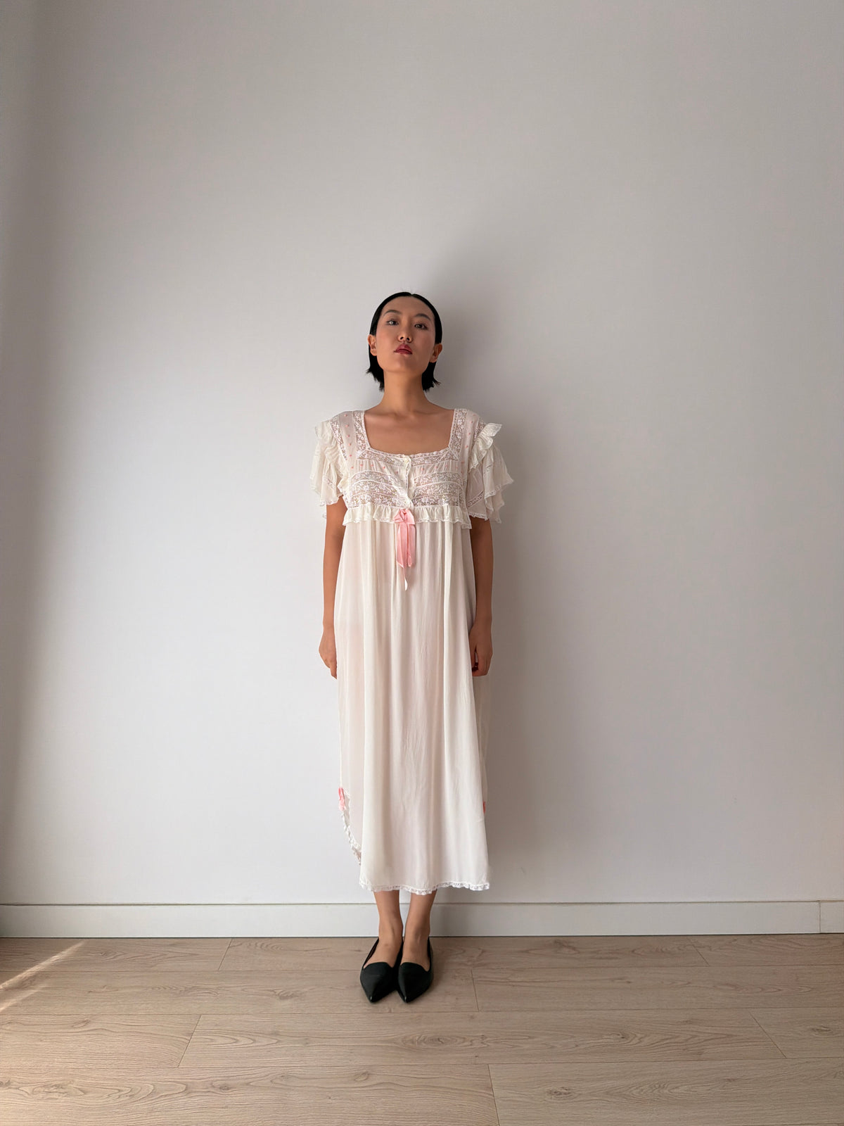 Vintage White Pure Silk Bow Ribbon Lace Lingerie Dress, French Floral Embroidered Romantic Peignoir Nightgown