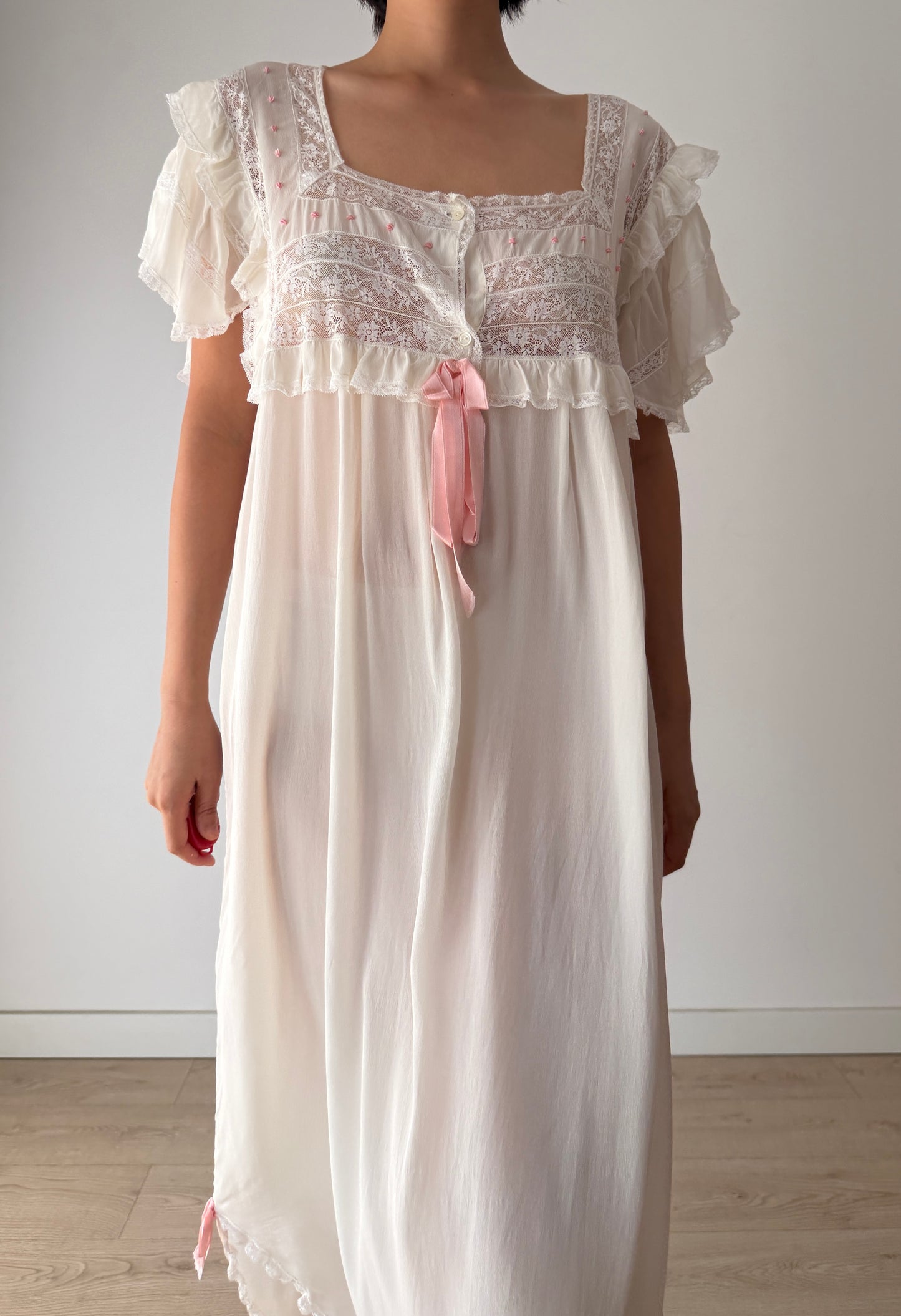 Vintage White Pure Silk Bow Ribbon Lace Lingerie Dress, French Floral Embroidered Romantic Peignoir Nightgown