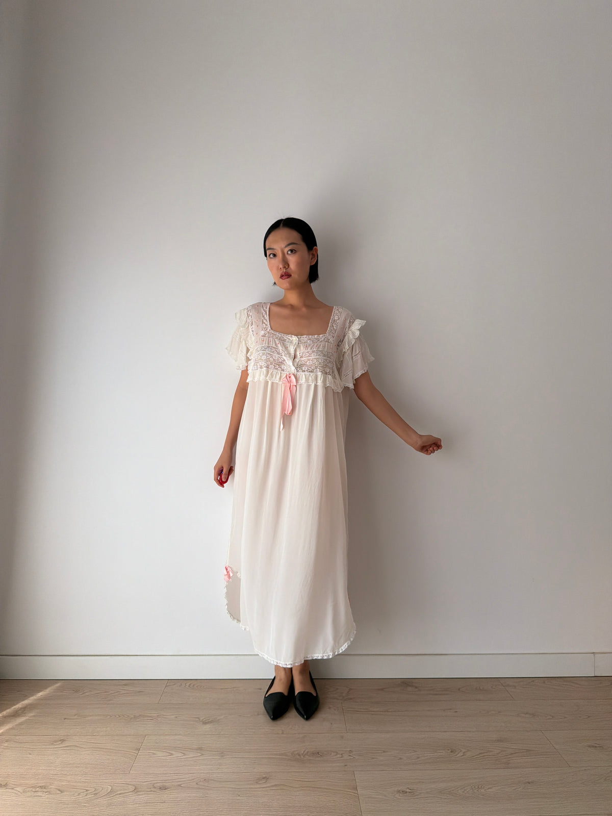 Vintage White Pure Silk Bow Ribbon Lace Lingerie Dress, French Floral Embroidered Romantic Peignoir Nightgown