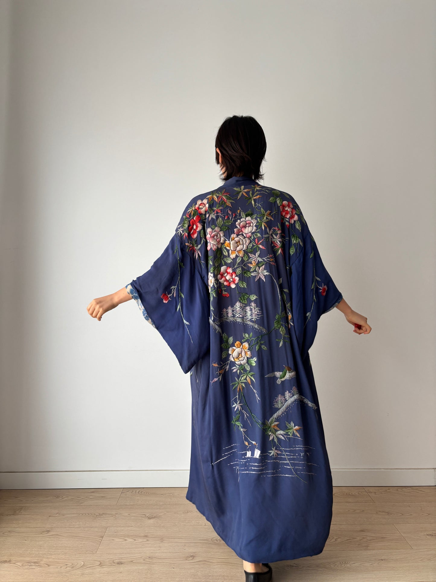 1920s embroidery silk Japanese Kimono, Jazz Age Art Dec Silk Kimono Robe/Jacket