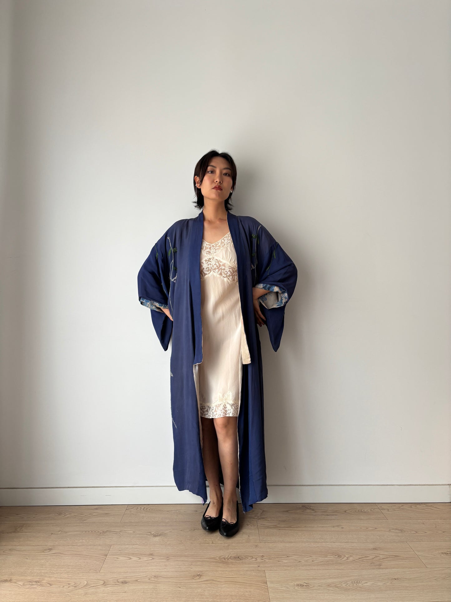 1920s embroidery silk Japanese Kimono, Jazz Age Art Dec Silk Kimono Robe/Jacket