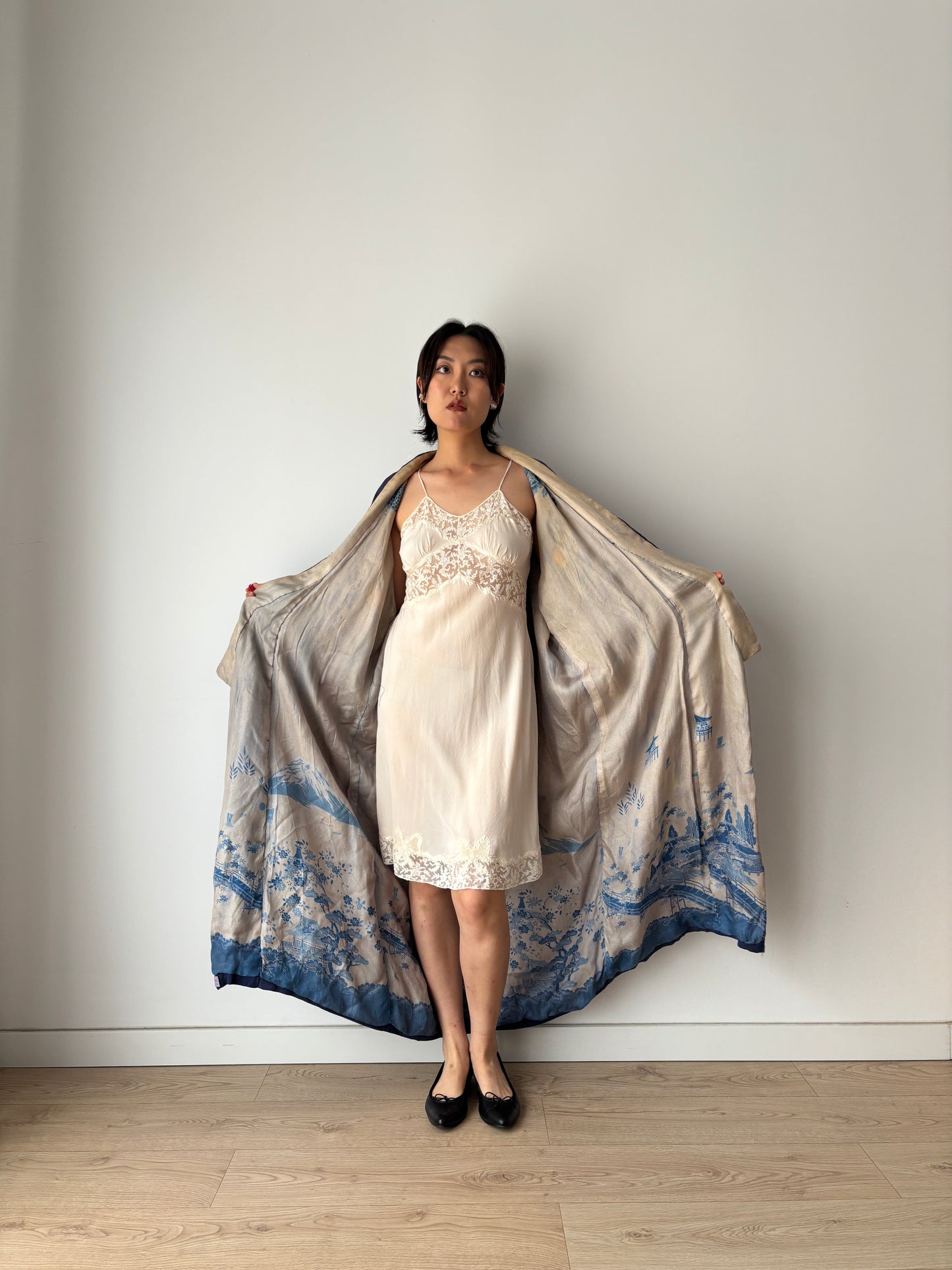 1920s embroidery silk Japanese Kimono, Jazz Age Art Dec Silk Kimono Robe/Jacket
