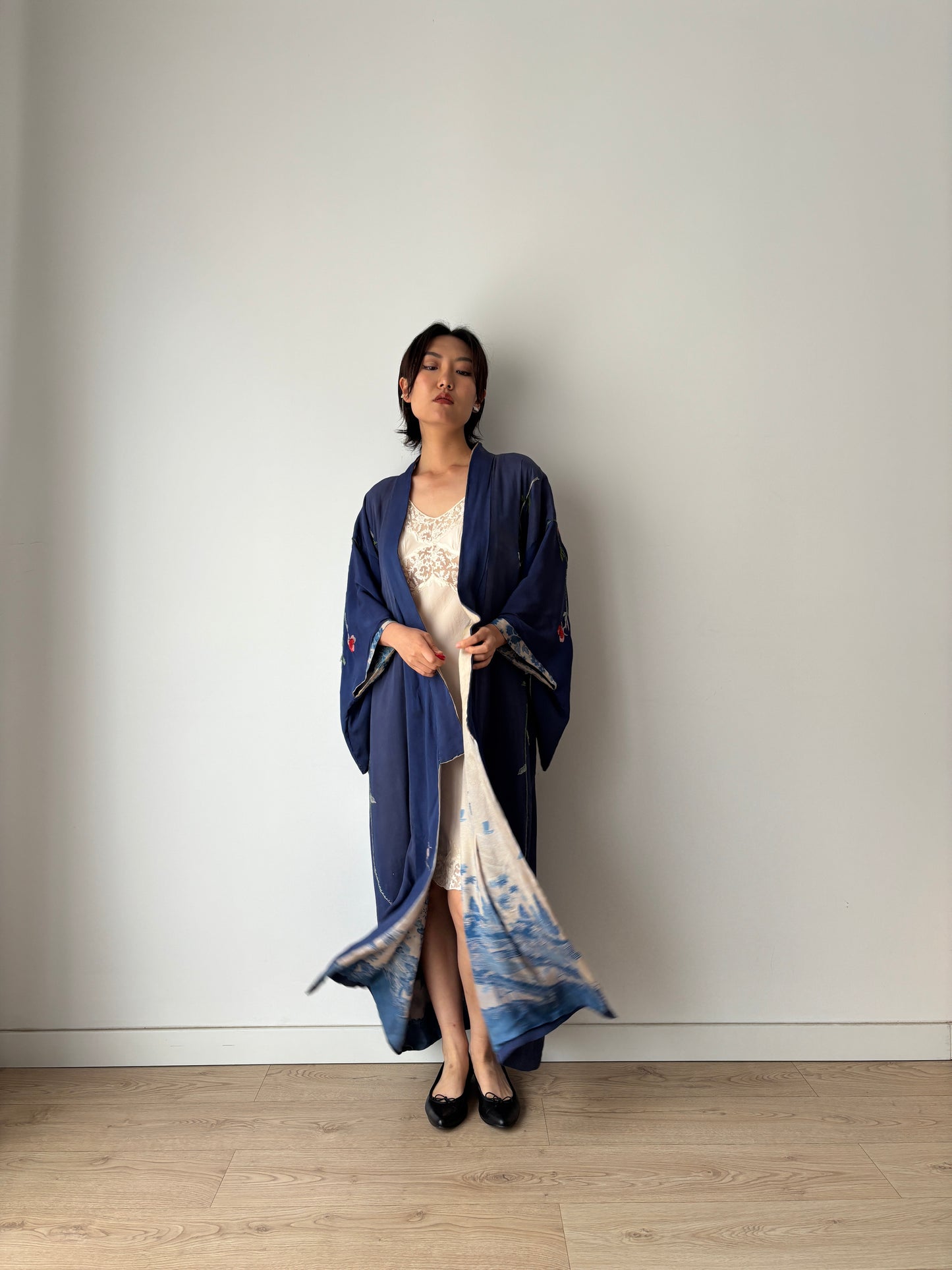 1920s embroidery silk Japanese Kimono, Jazz Age Art Dec Silk Kimono Robe/Jacket