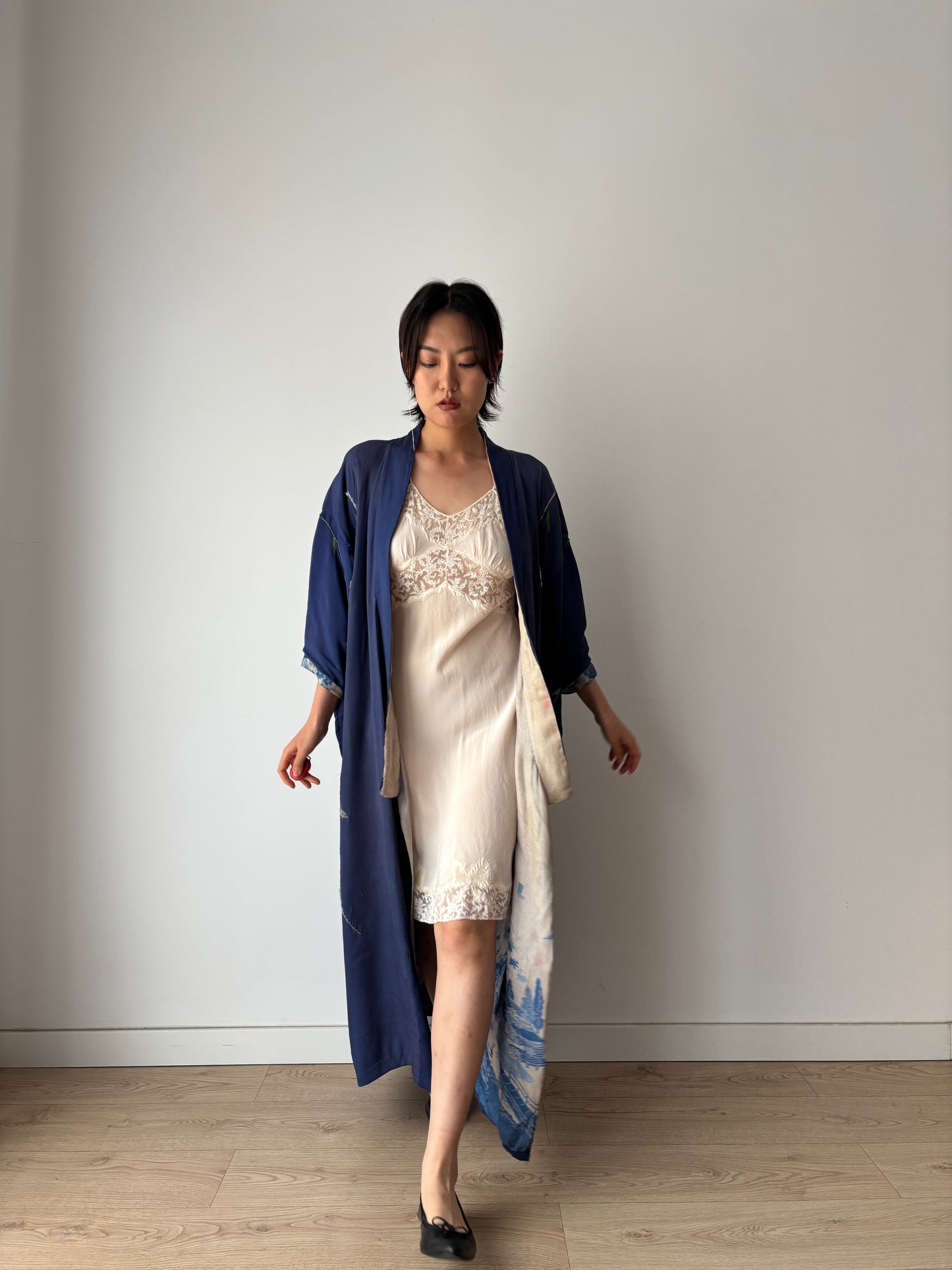 1920s embroidery silk Japanese Kimono, Jazz Age Art Dec Silk Kimono Robe/Jacket