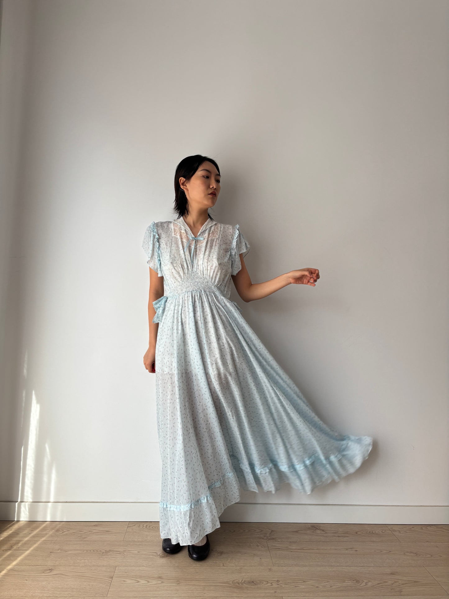 1940s Vintage Blue Floral Silk Crepe Dress