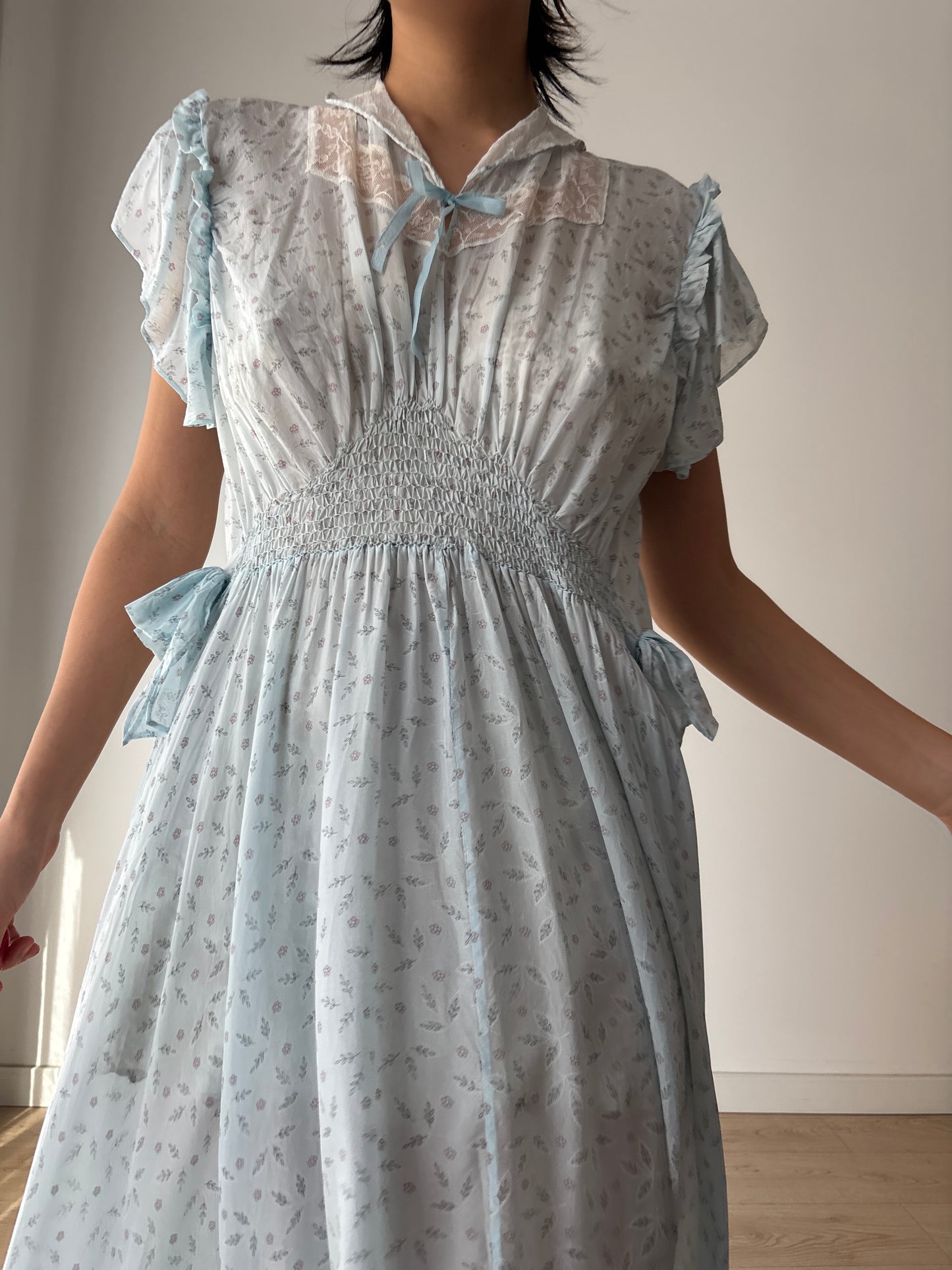 1940s Vintage Blue Floral Silk Crepe Dress