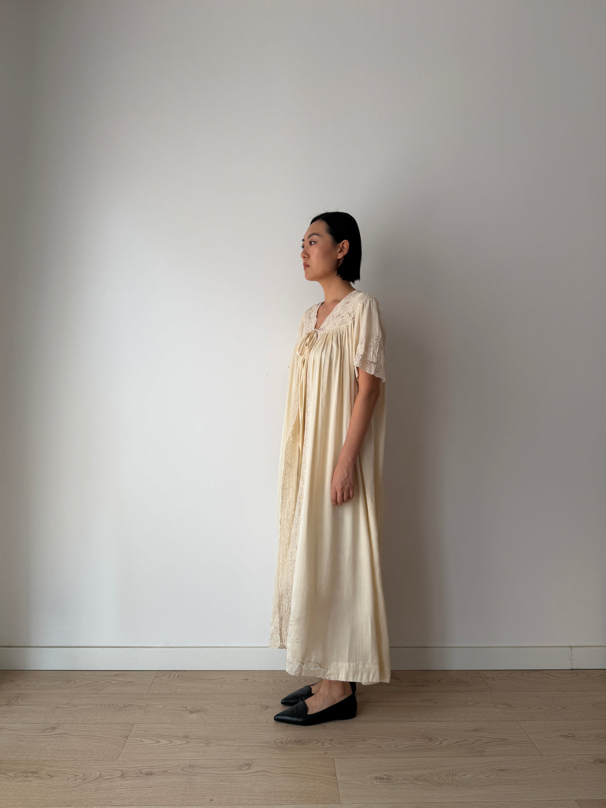 1930s Ivory Silk Peignoir Robe With Bow | French Lace Detail Boudoir Dressing Gown