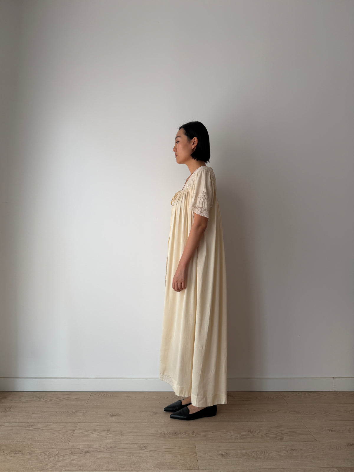 1930s Ivory Silk Peignoir Robe With Bow | French Lace Detail Boudoir Dressing Gown