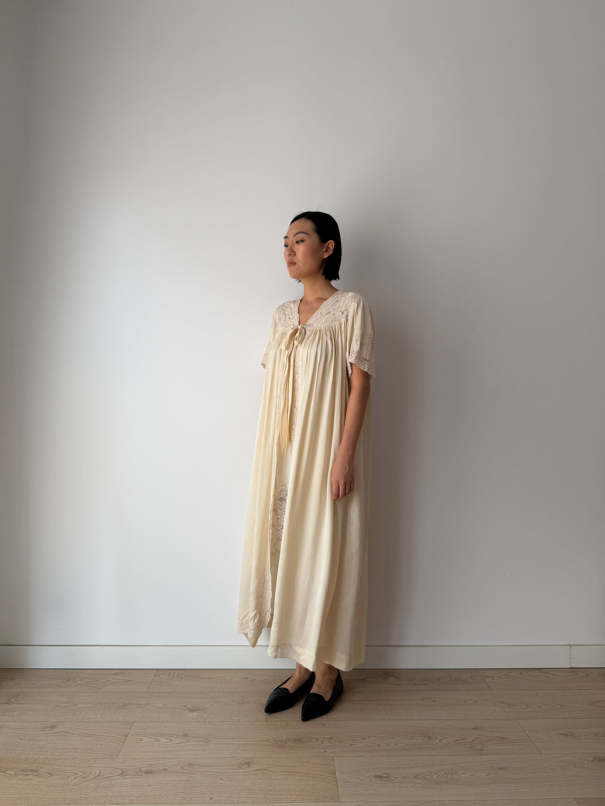 1930s Ivory Silk Peignoir Robe With Bow | French Lace Detail Boudoir Dressing Gown