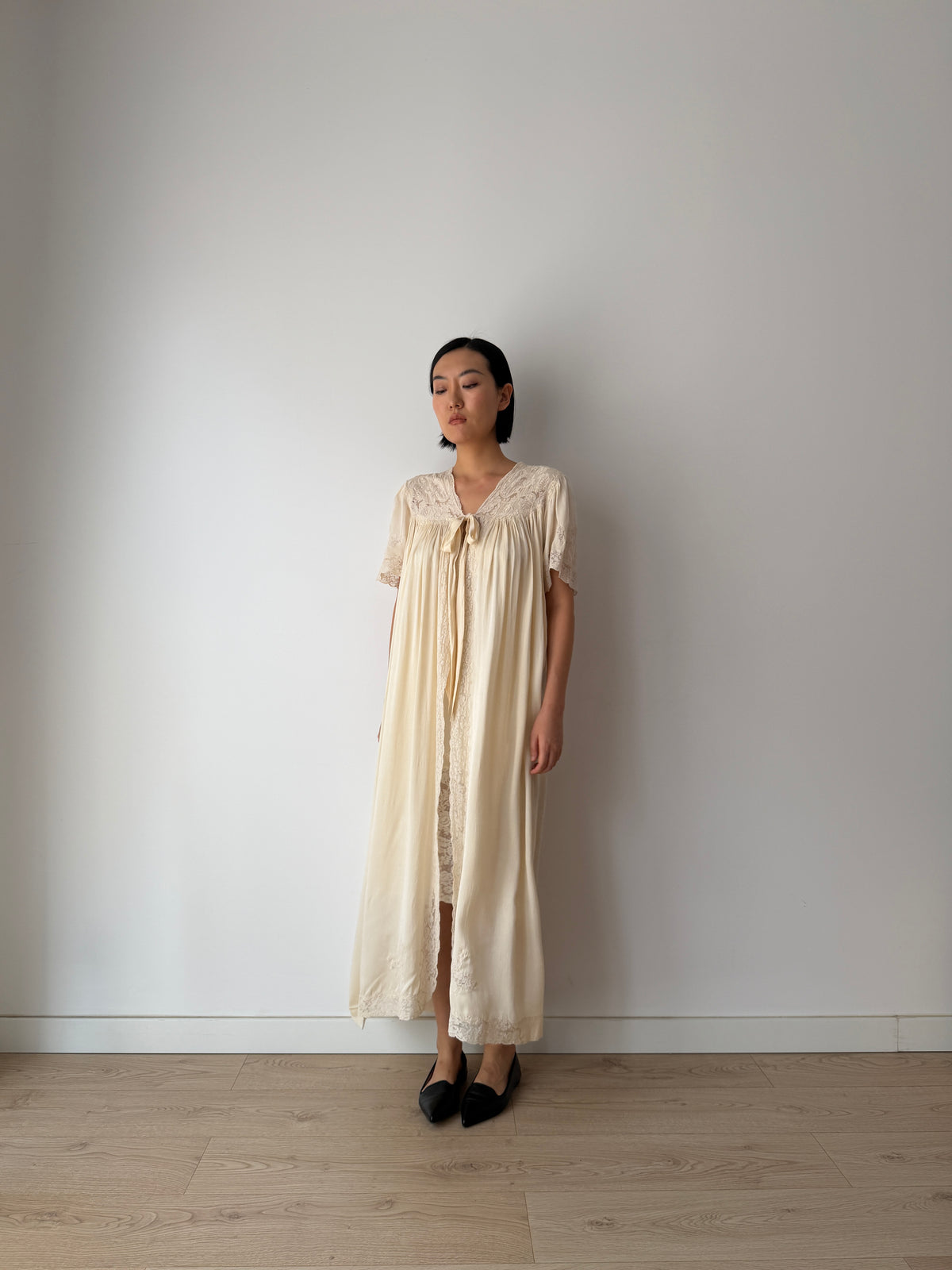 1930s Ivory Silk Peignoir Robe With Bow | French Lace Detail Boudoir Dressing Gown