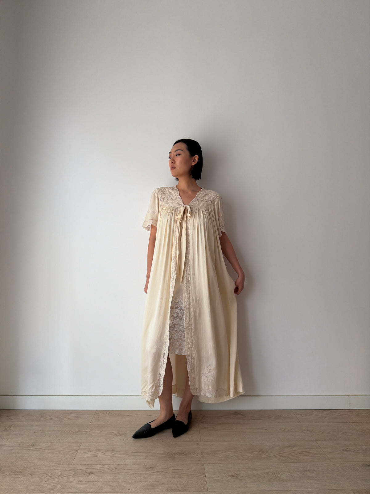 1930s Ivory Silk Peignoir Robe With Bow | French Lace Detail Boudoir Dressing Gown