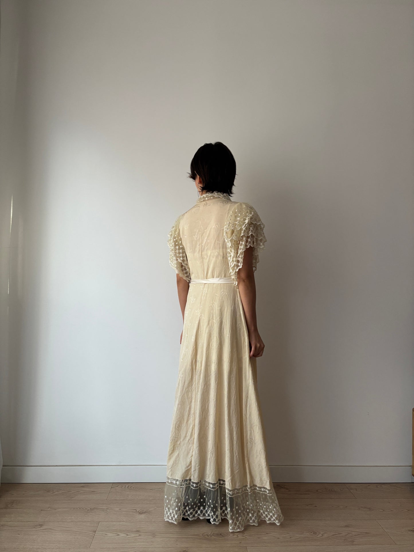 Vintage 1940s Silk Printed Lace Peignoir Robe, Ruffled Antique Dressing Gown