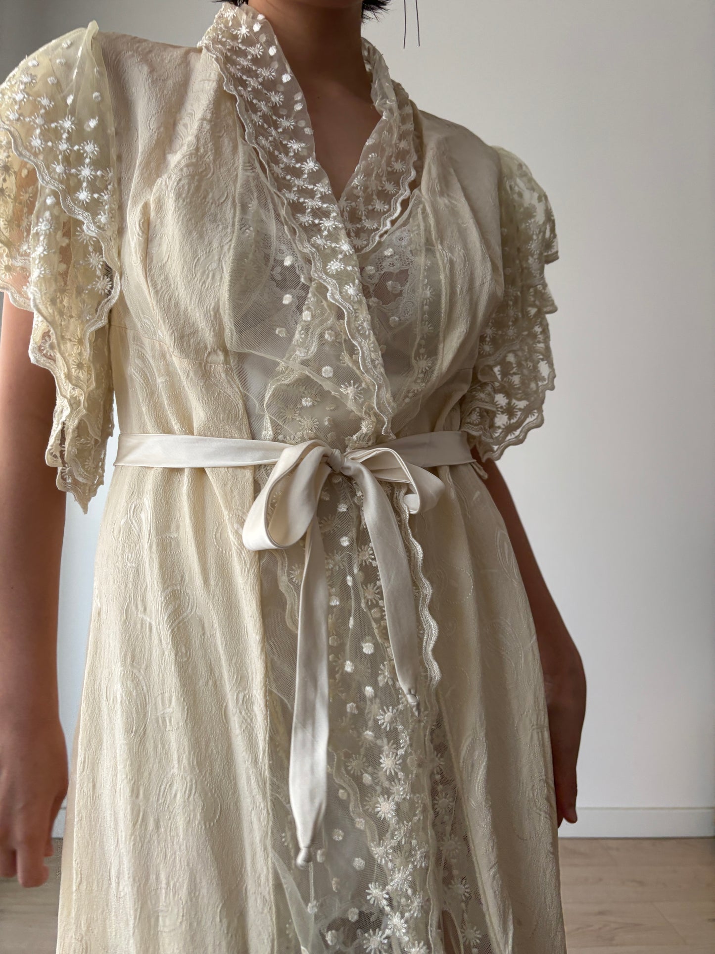 Vintage 1940s Silk Printed Lace Peignoir Robe, Ruffled Antique Dressing Gown