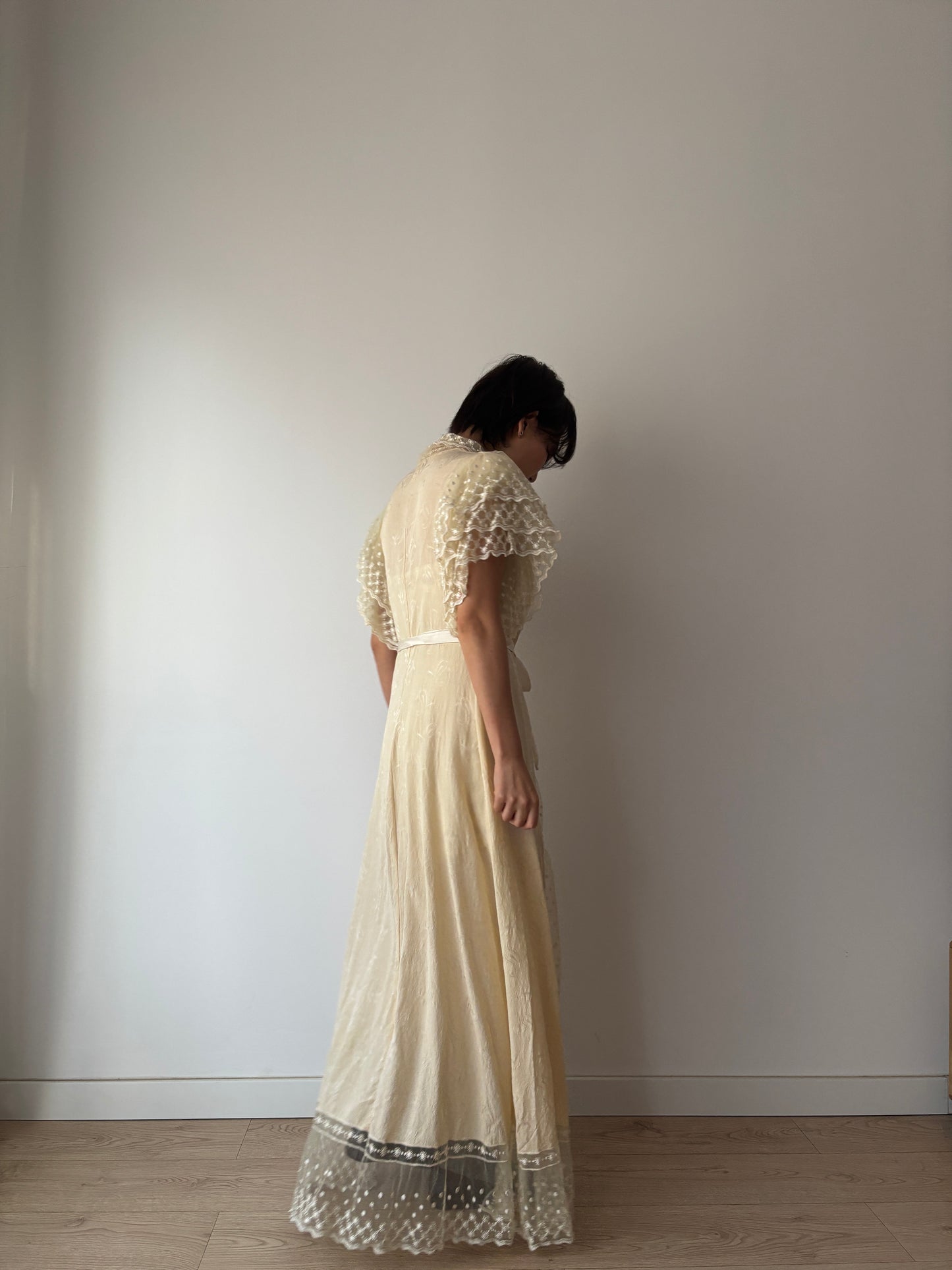 Vintage 1940s Silk Printed Lace Peignoir Robe, Ruffled Antique Dressing Gown