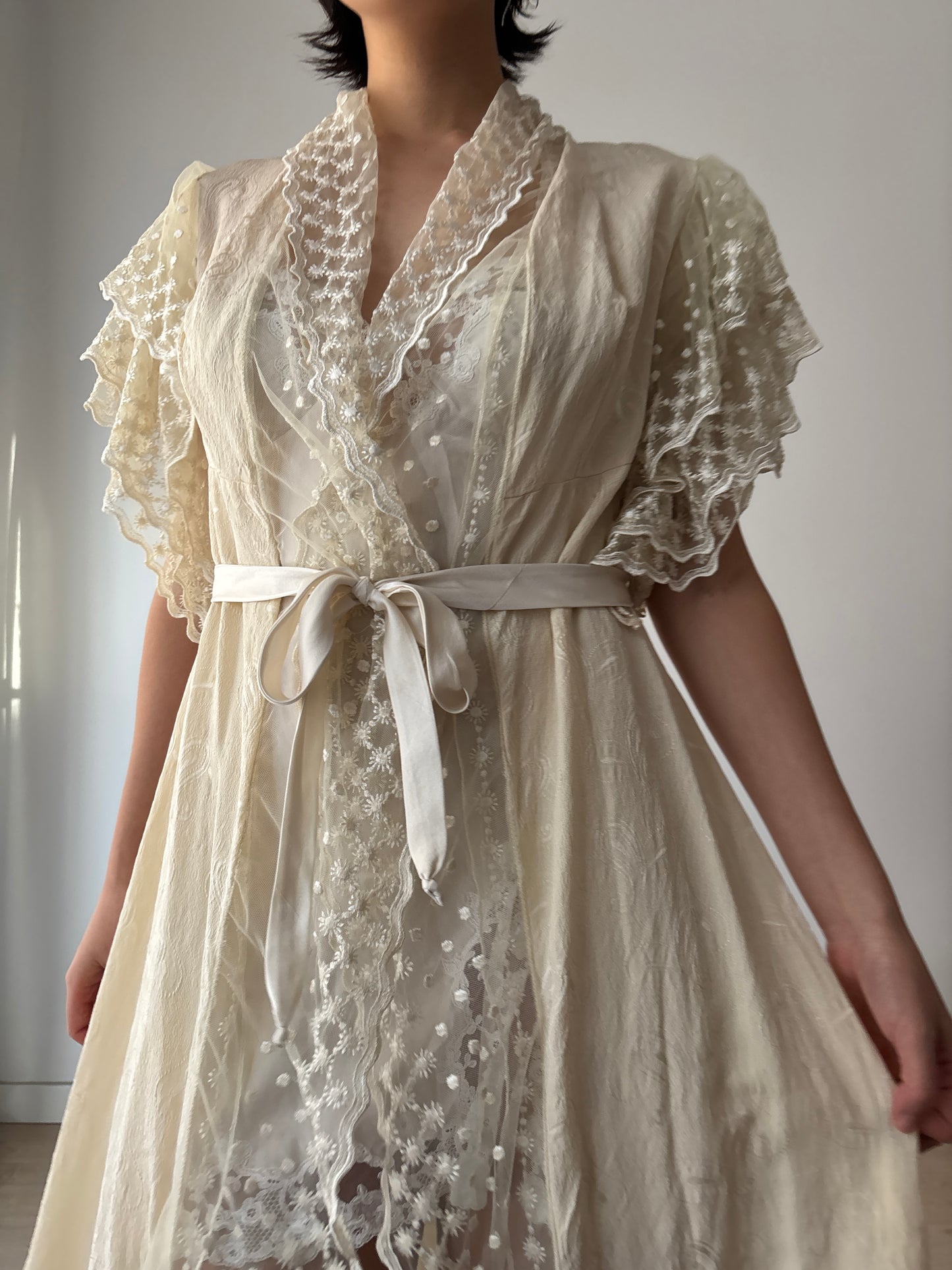 Vintage 1940s Silk Printed Lace Peignoir Robe, Ruffled Antique Dressing Gown