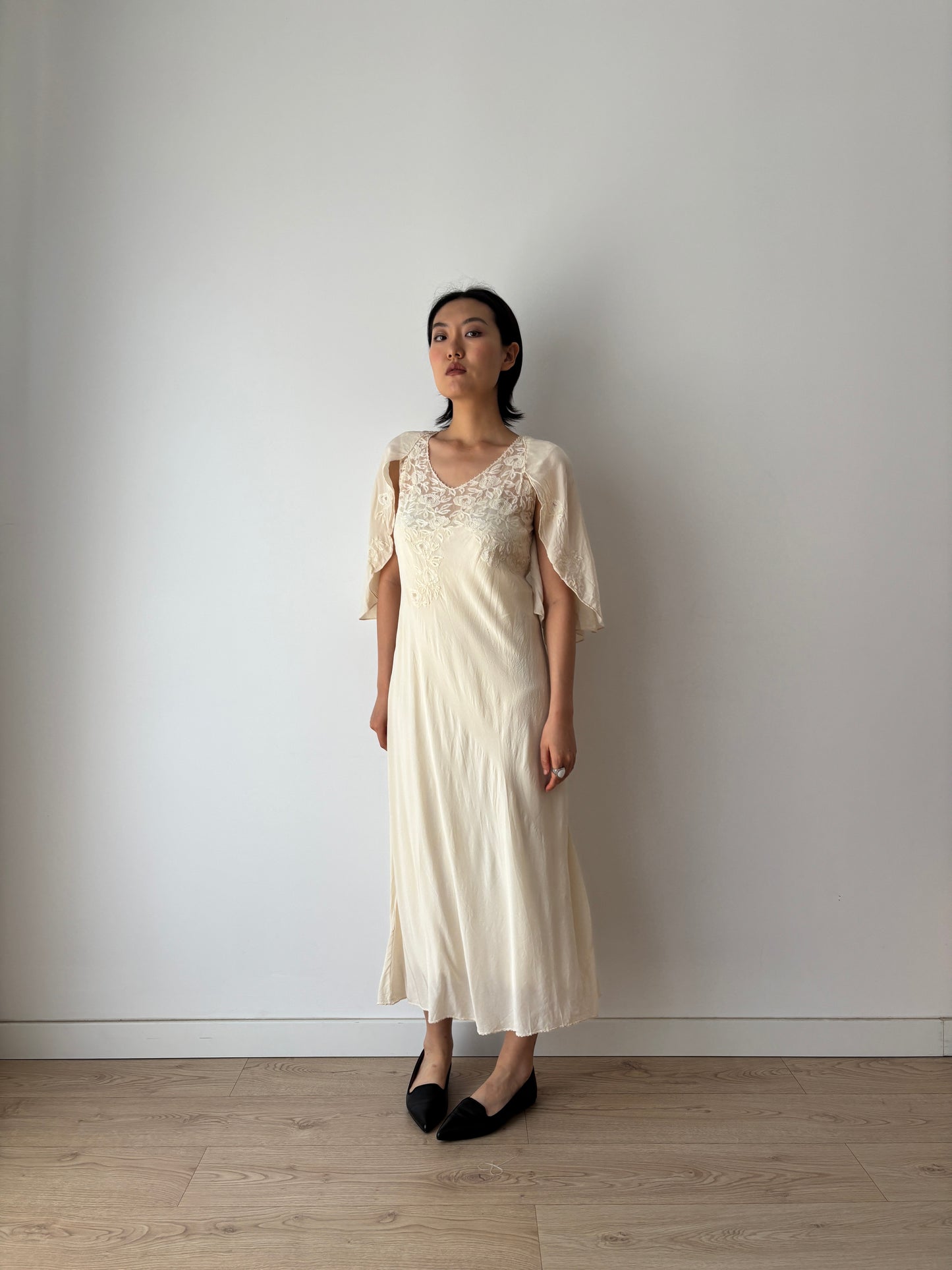 Rare 1930s cape pure silk gown
