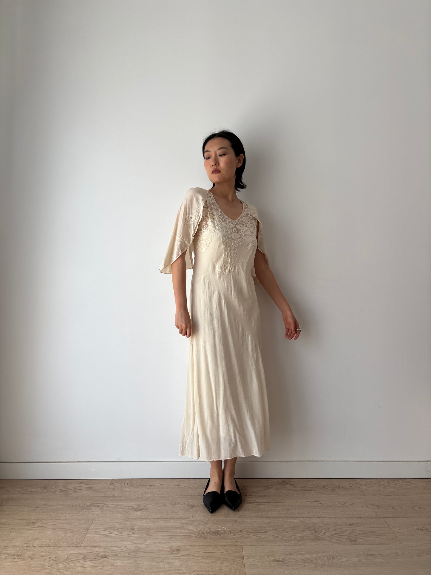 Rare 1930s cape pure silk gown