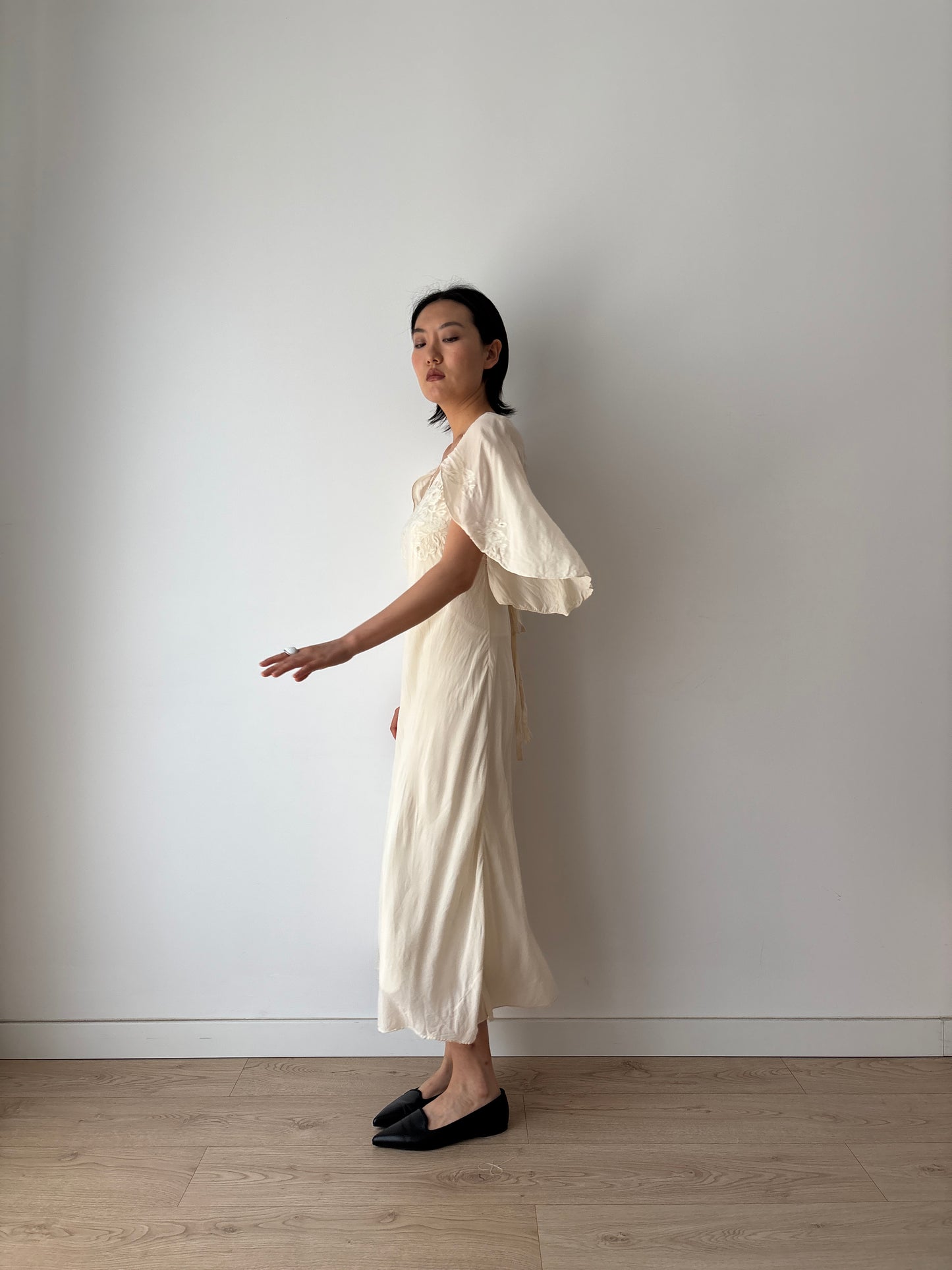 Rare 1930s cape pure silk gown