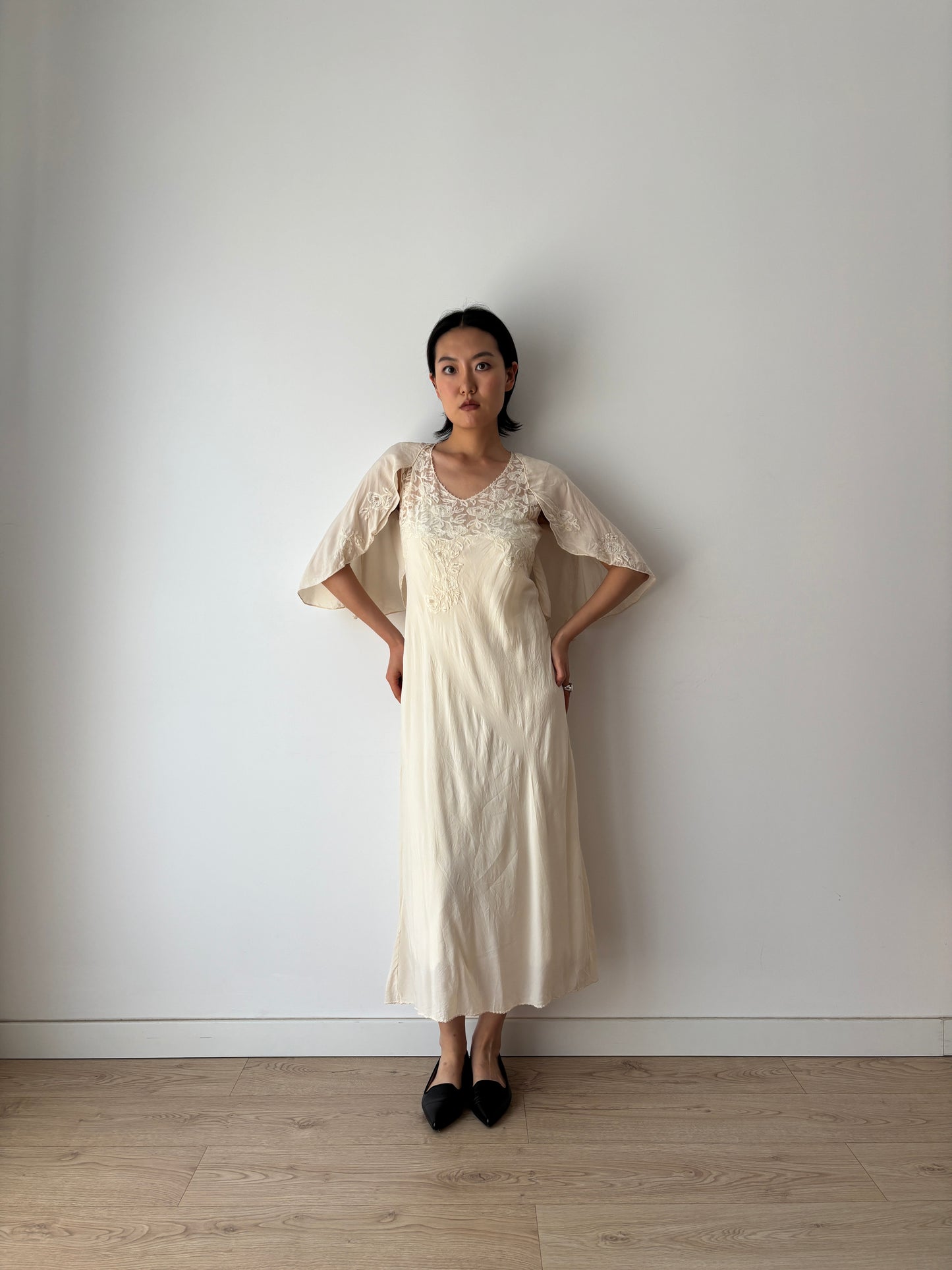 Rare 1930s cape pure silk gown