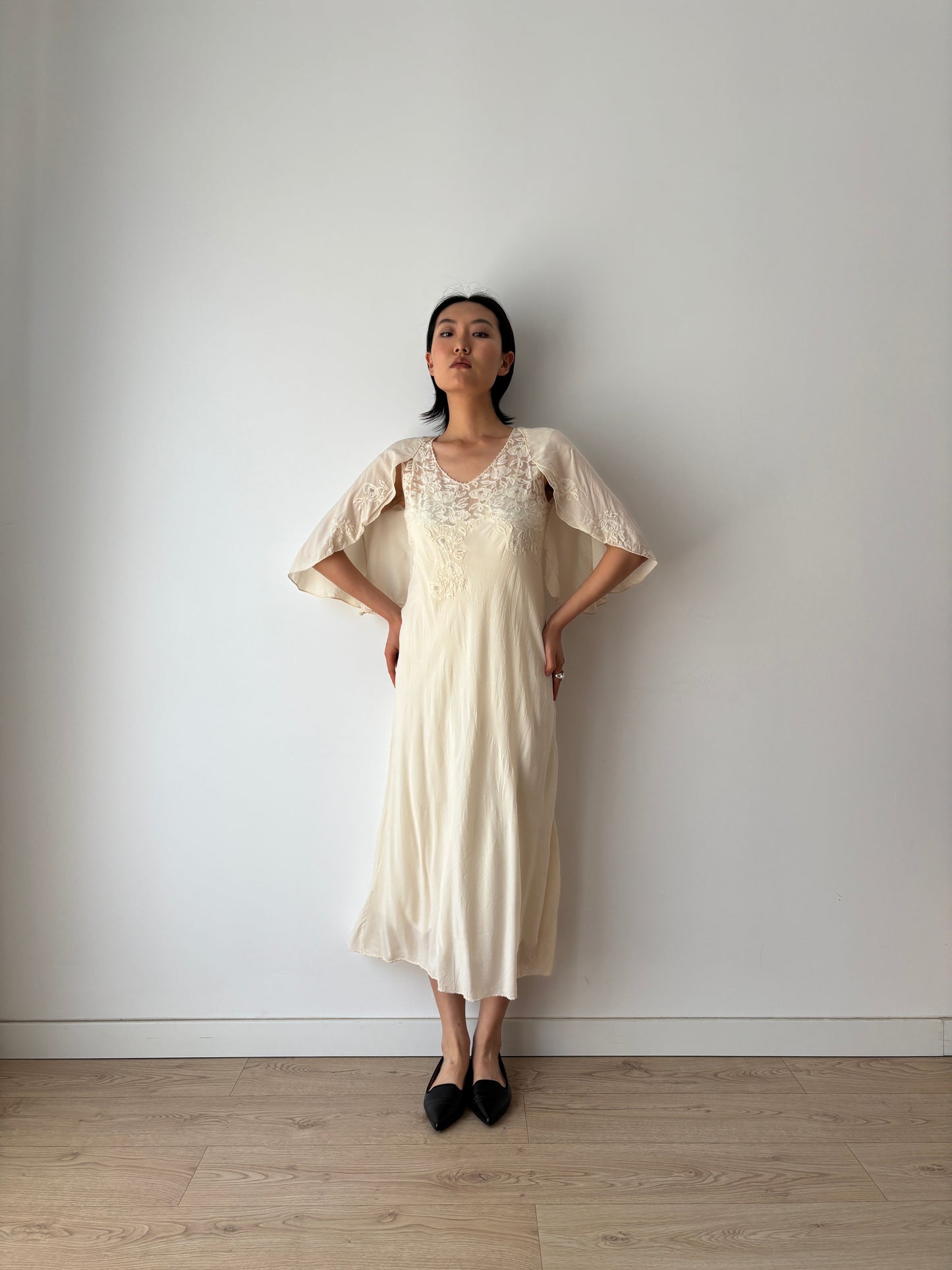 Rare 1930s cape pure silk gown