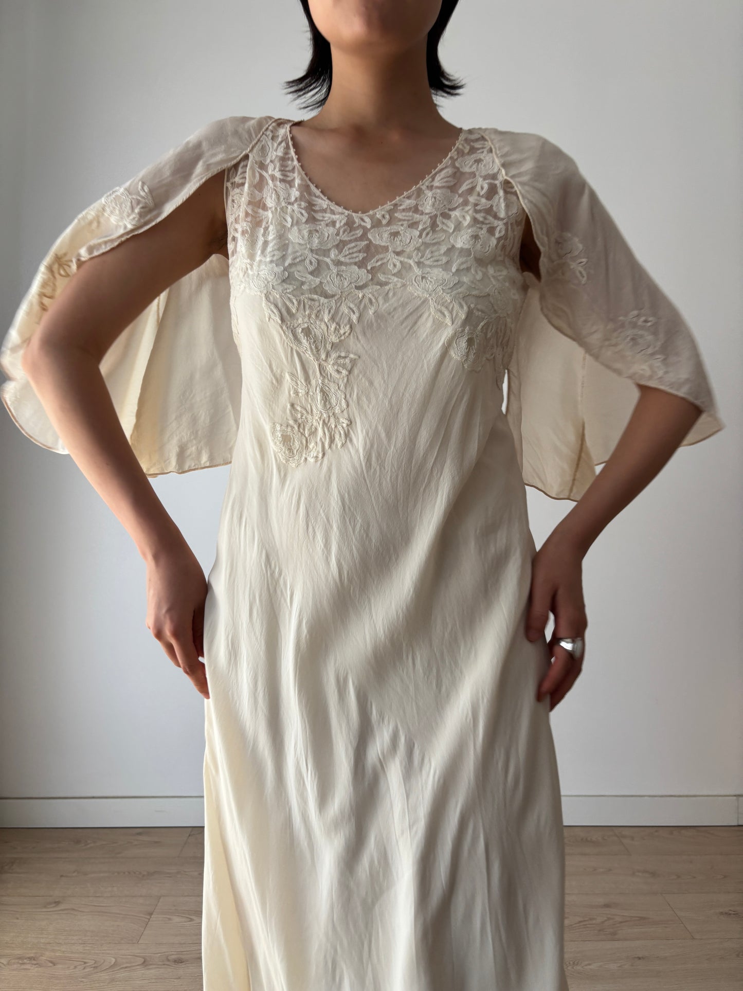 Rare 1930s cape pure silk gown