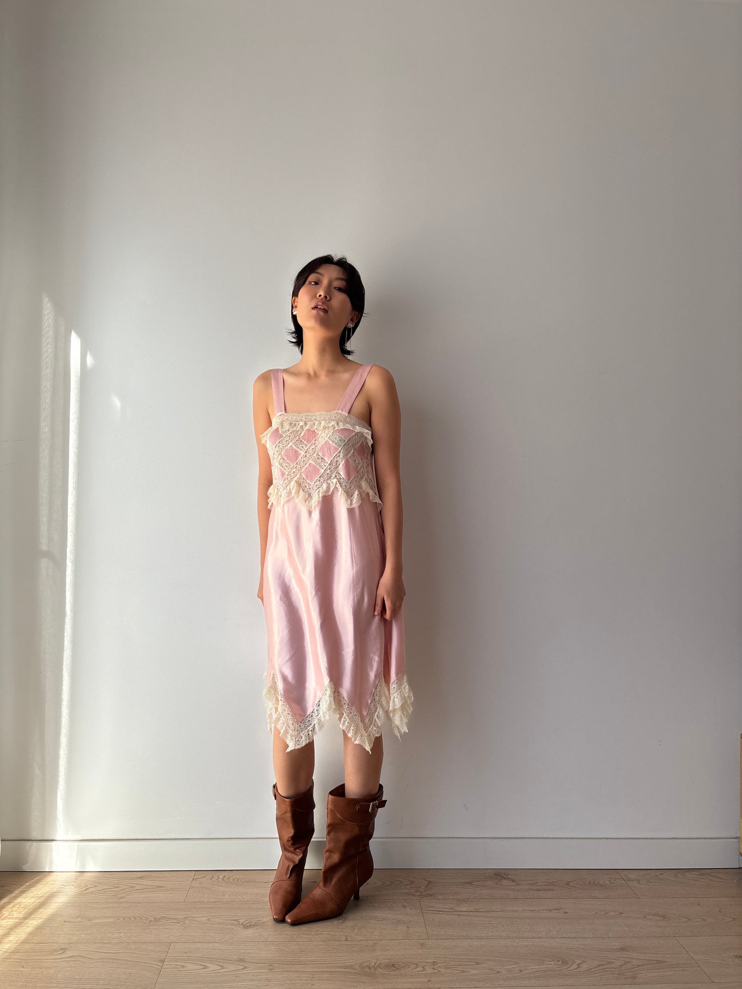 1980s Vintage Pink Rayon Peignoir: Short Robe with Rose Lace & Floral Embroidery