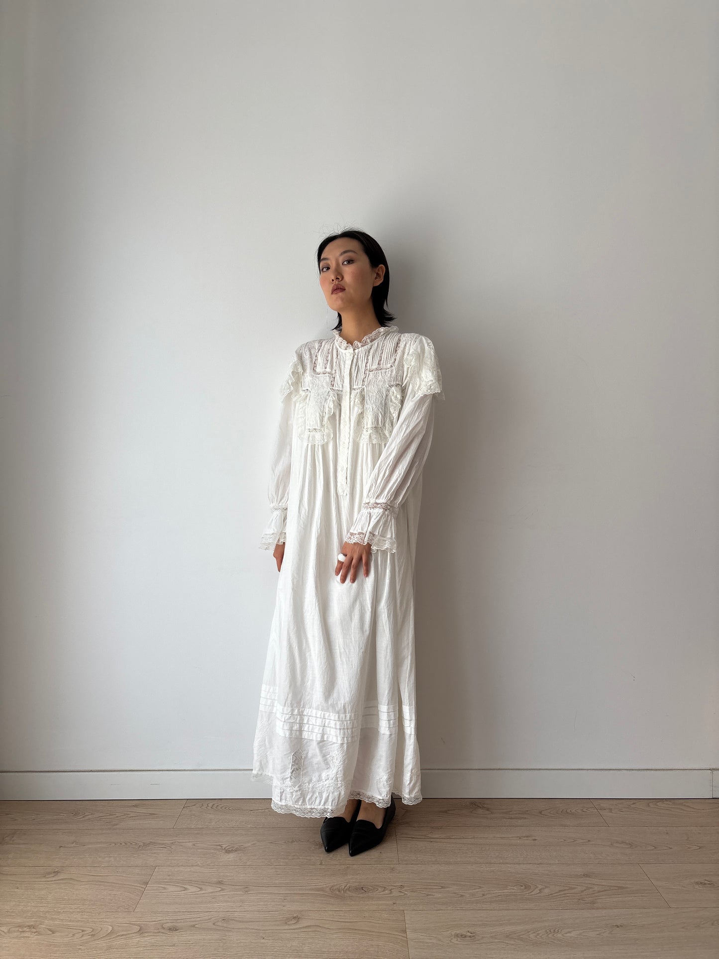 Antique Edwardian White Cotton Lace Dress, Renaissance Victorian Nightdress, French Parisian Maid Lingeriedress