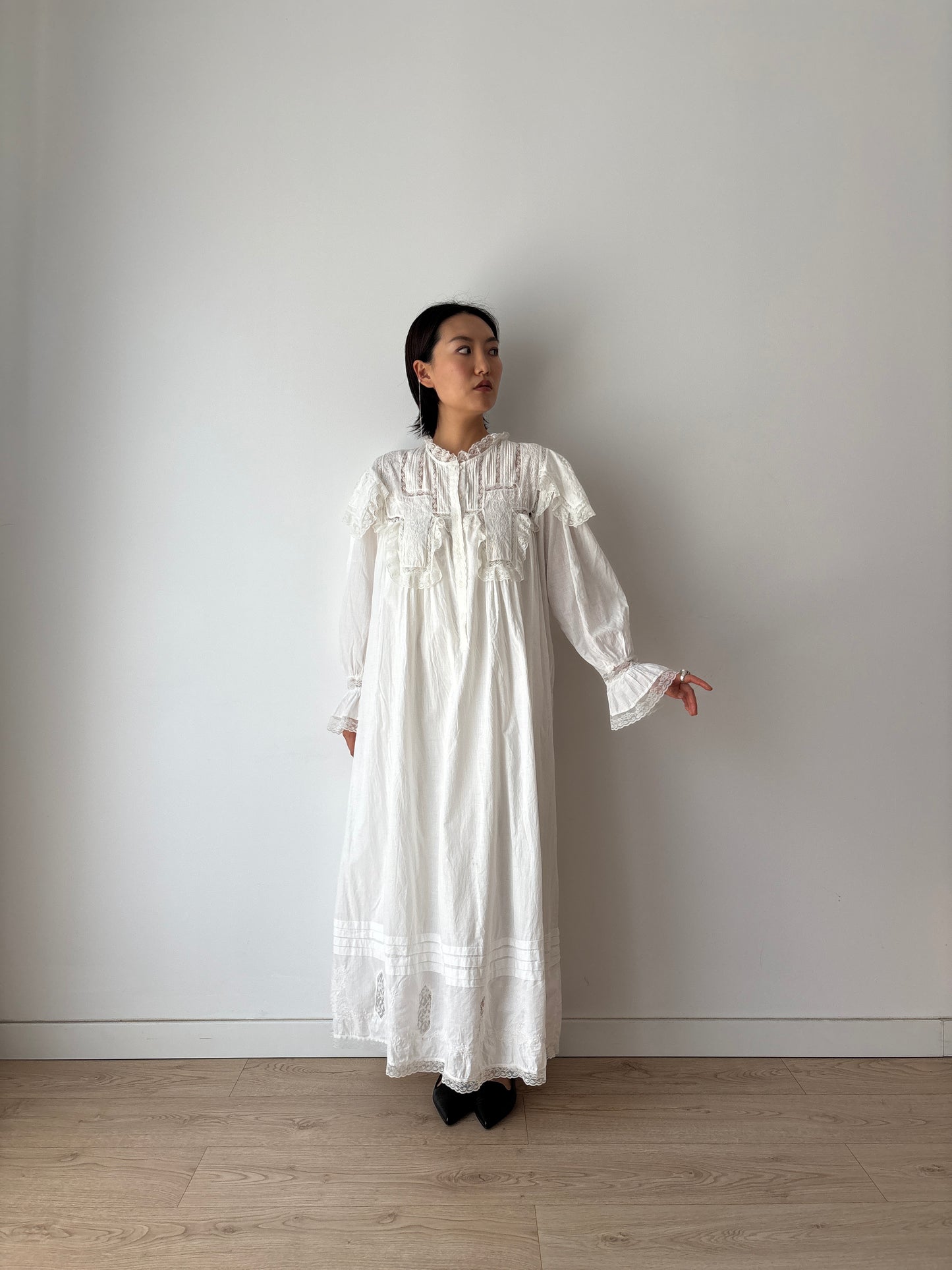 Antique Edwardian White Cotton Lace Dress, Renaissance Victorian Nightdress, French Parisian Maid Lingeriedress