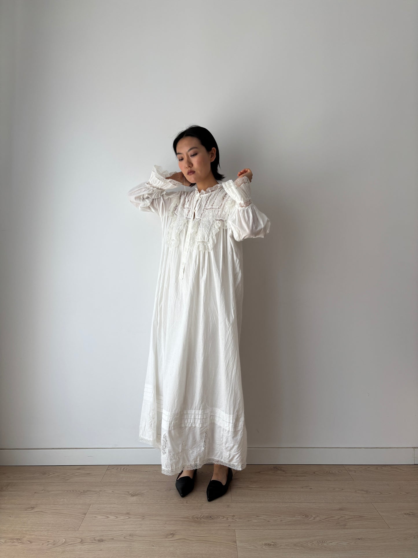 Antique Edwardian White Cotton Lace Dress, Renaissance Victorian Nightdress, French Parisian Maid Lingeriedress