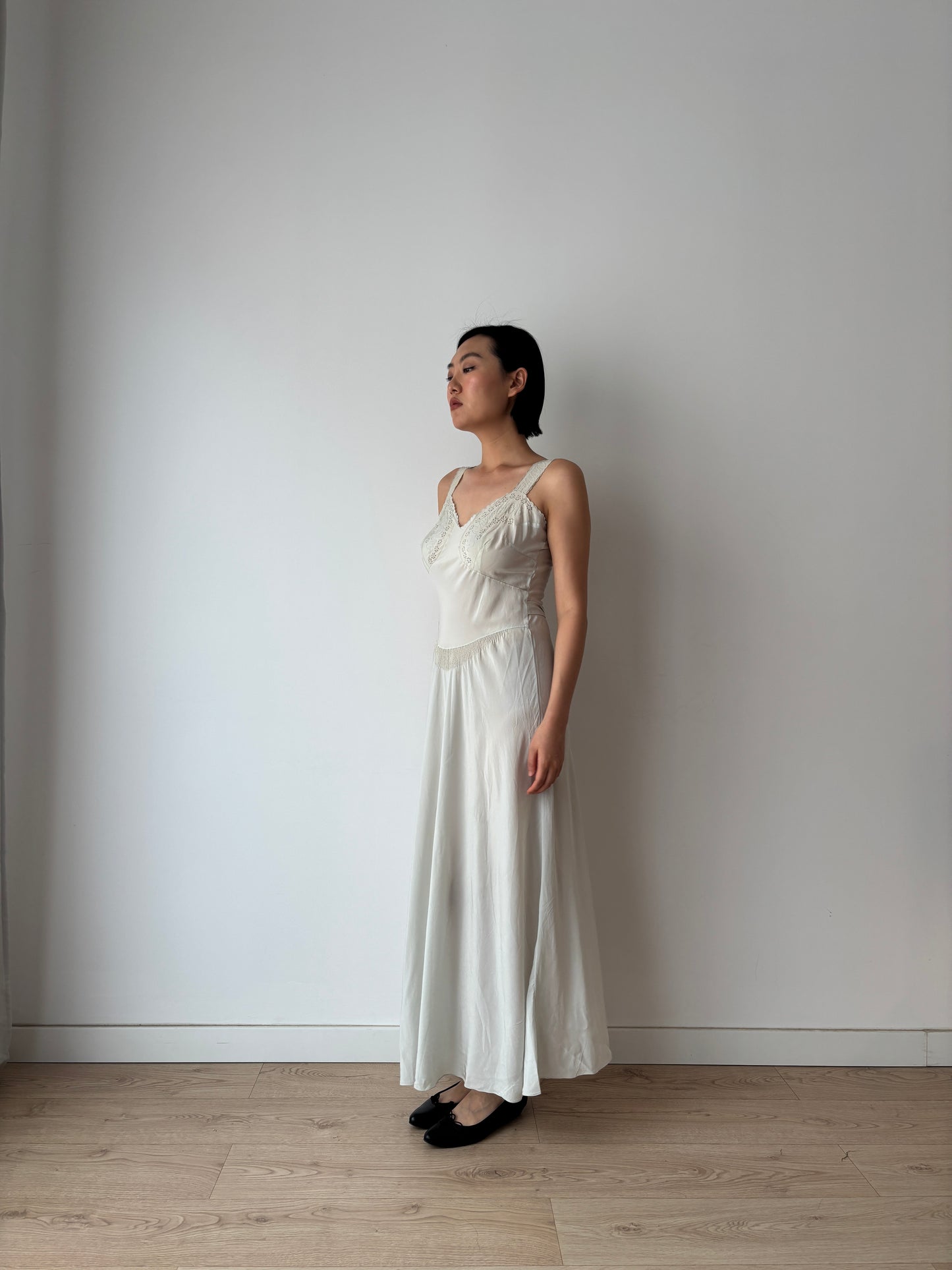 Antique 1930s mint light green pure silk crepe bias cut nightdress