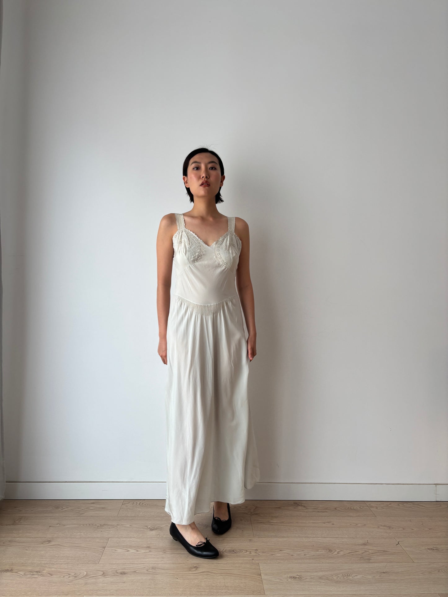 Antique 1930s mint light green pure silk crepe bias cut nightdress